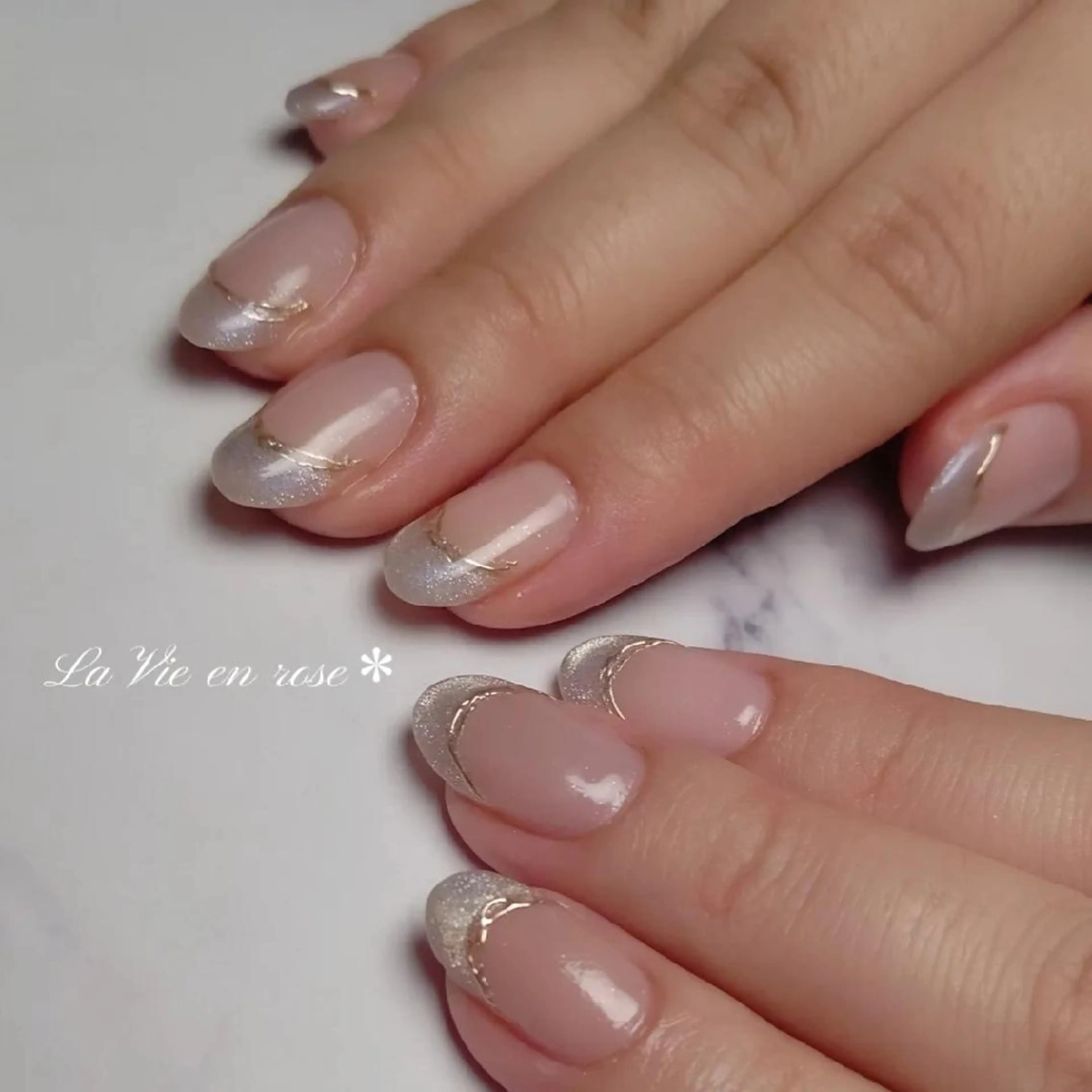 ネイル フレンチネイル マグネットネイル ラヴィアン ローズのネイルデザイン