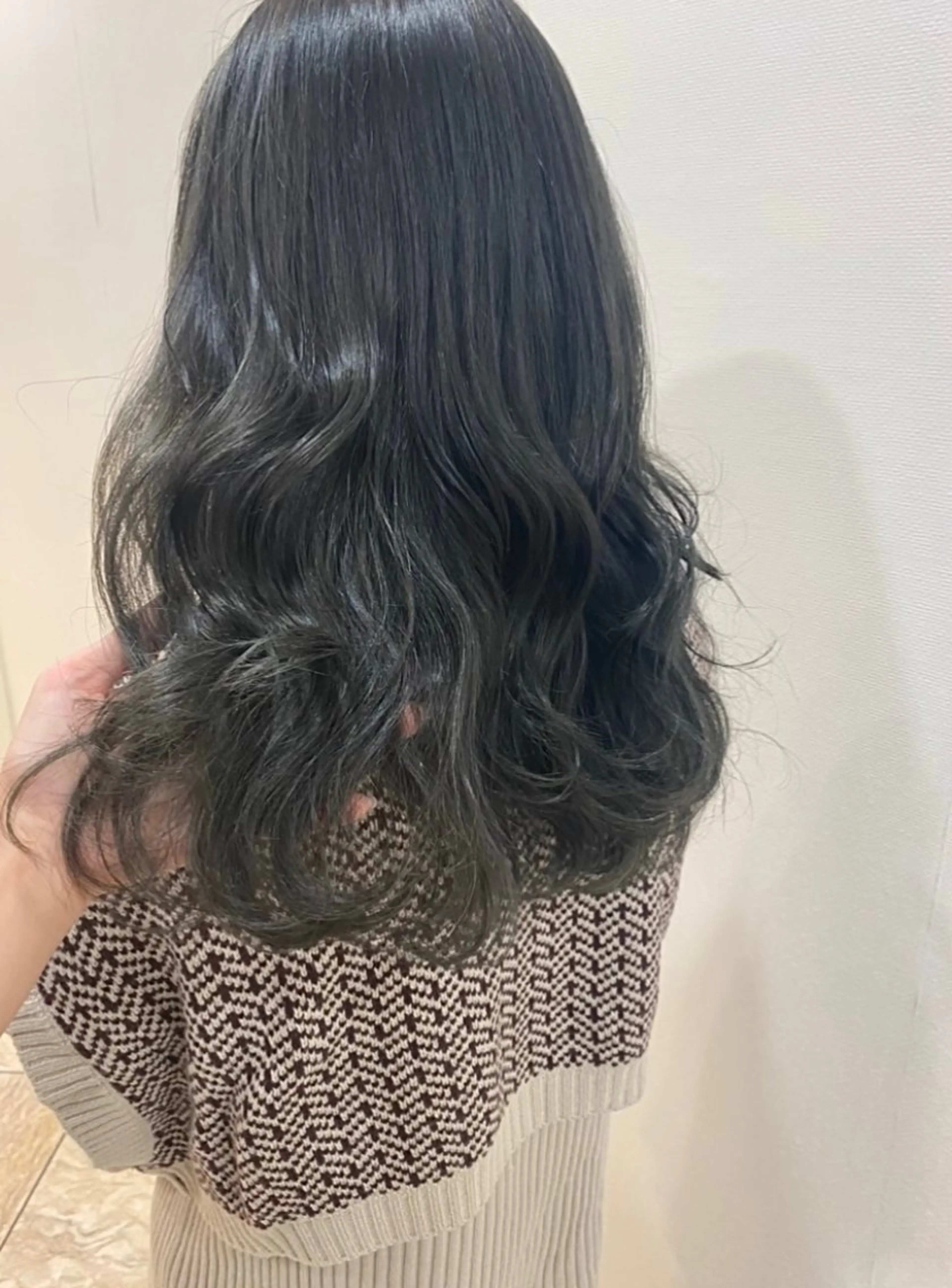 セミロング カラー グレージュ オリーブカラー オリーブグレージュ オリーブグレー カット ヘアカラー トリートメント erika /韓国ヘアのヘアスタイル