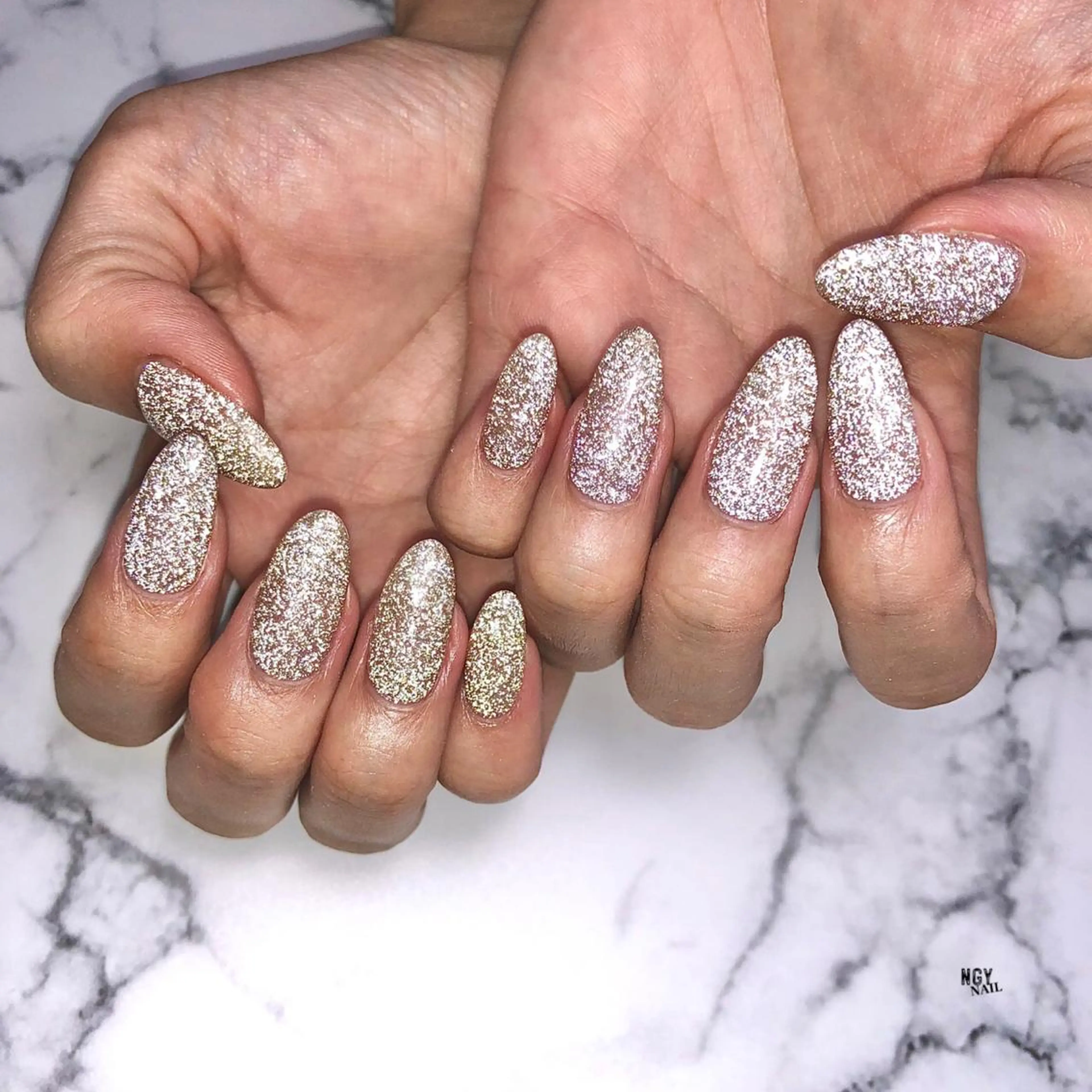 ネイル クリアネイル フラッシュネイル ジェルネイル ゴールド キラキラネイル ハンドネイル NAIL NOWのネイルデザイン