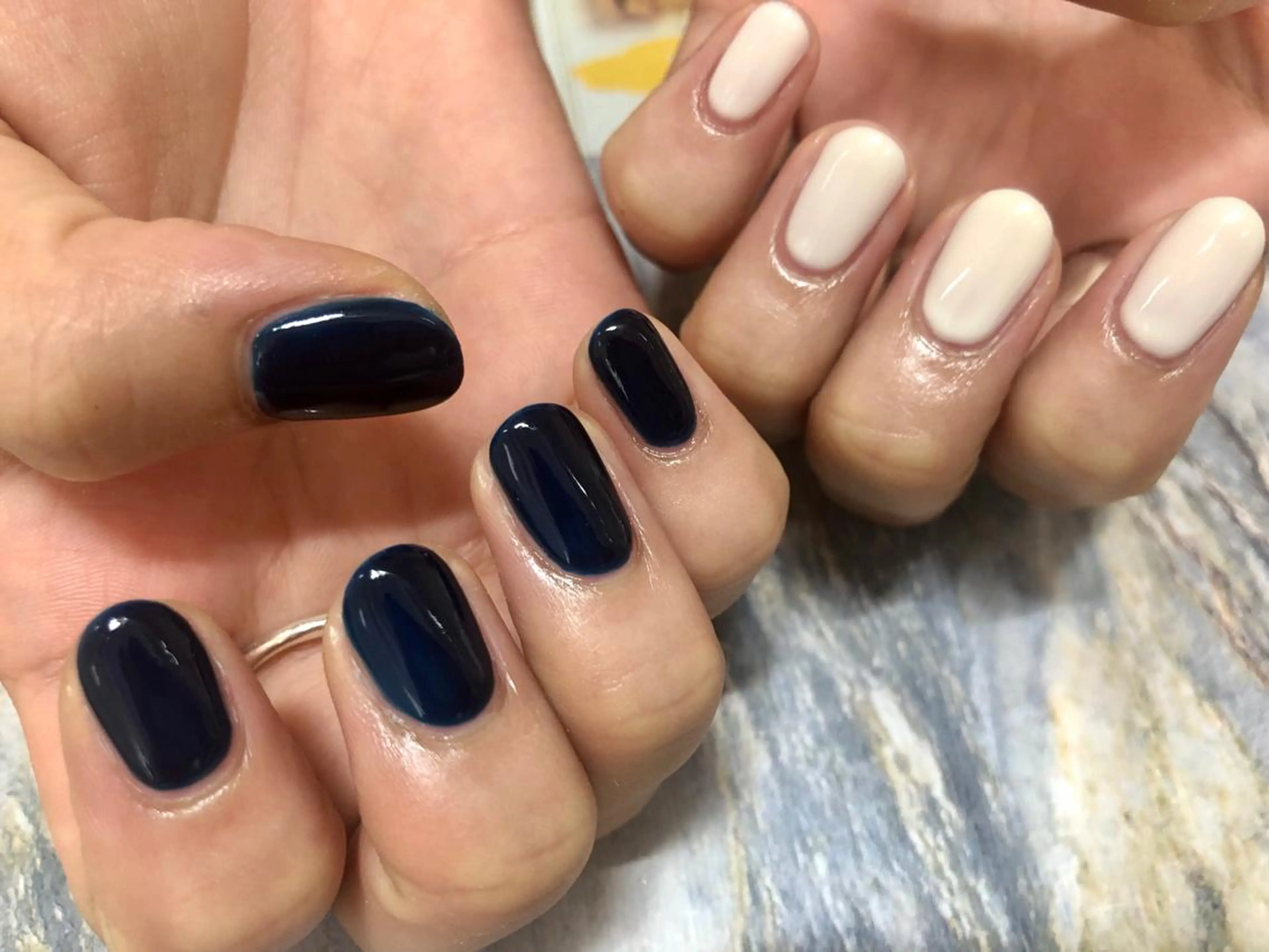 ネイル ワンカラーネイル ハンドネイル mogunail &blowのネイルデザイン