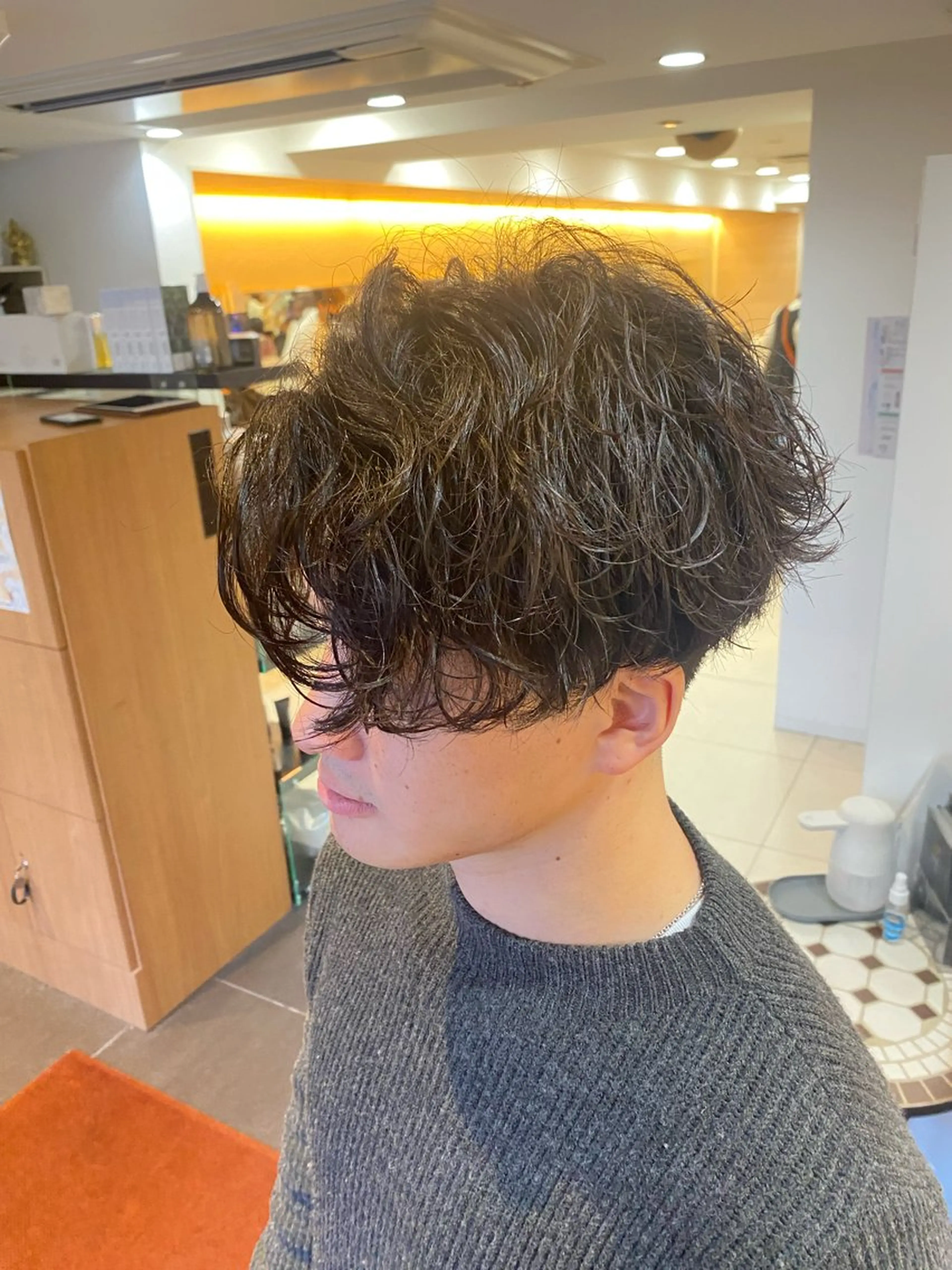 ミディアム パーマ メンズ ミディアムパーマ メンズパーマ 波巻きパーマ カット パーマ トリートメント 塩谷黎✨ブリーチ無W カラーメンズパーマ✨のヘアスタイル