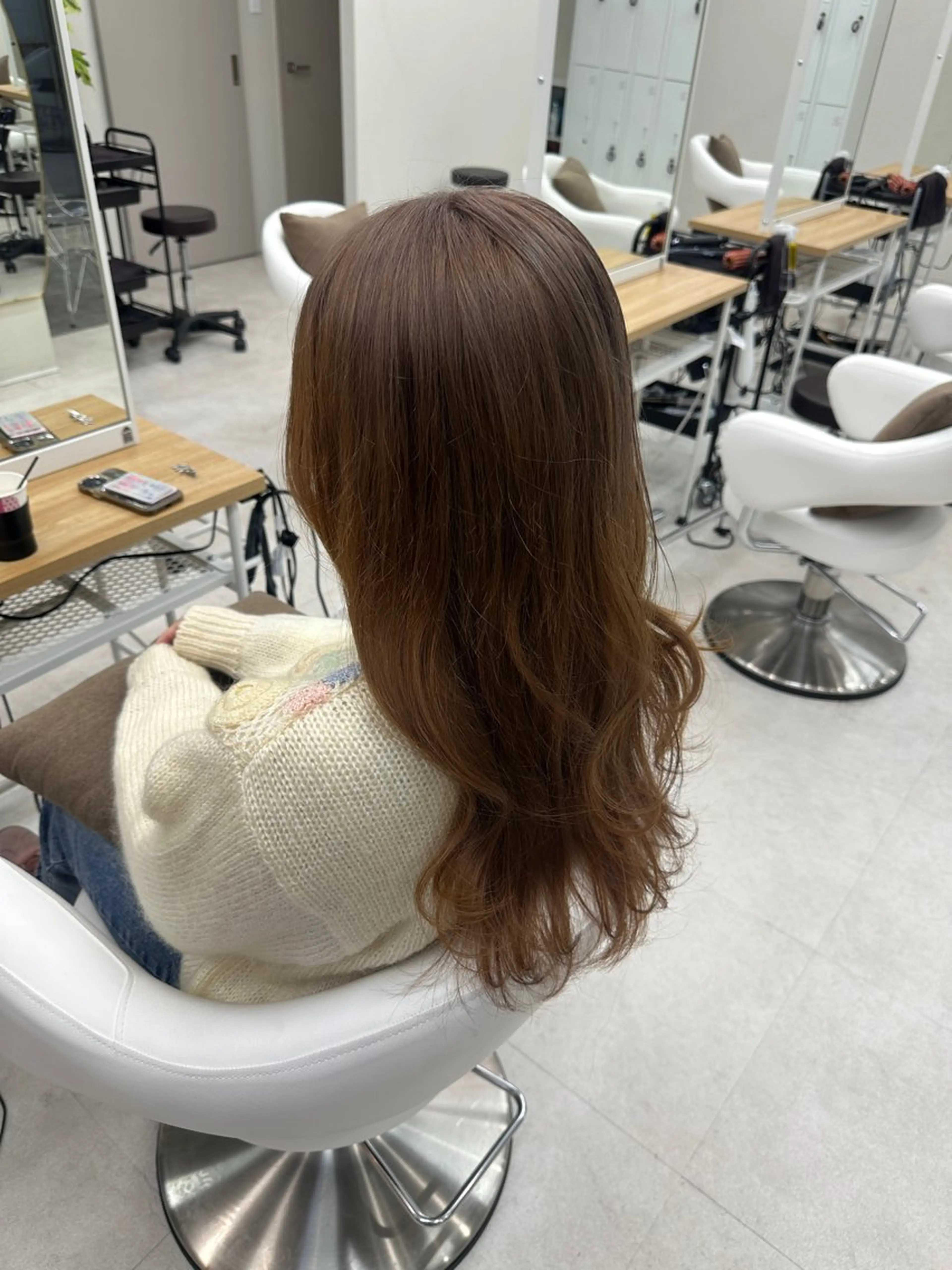 ロング カラー ベージュカラー ヘアカラー Aura所属・丸山 心 / 艶カラーのヘアスタイル