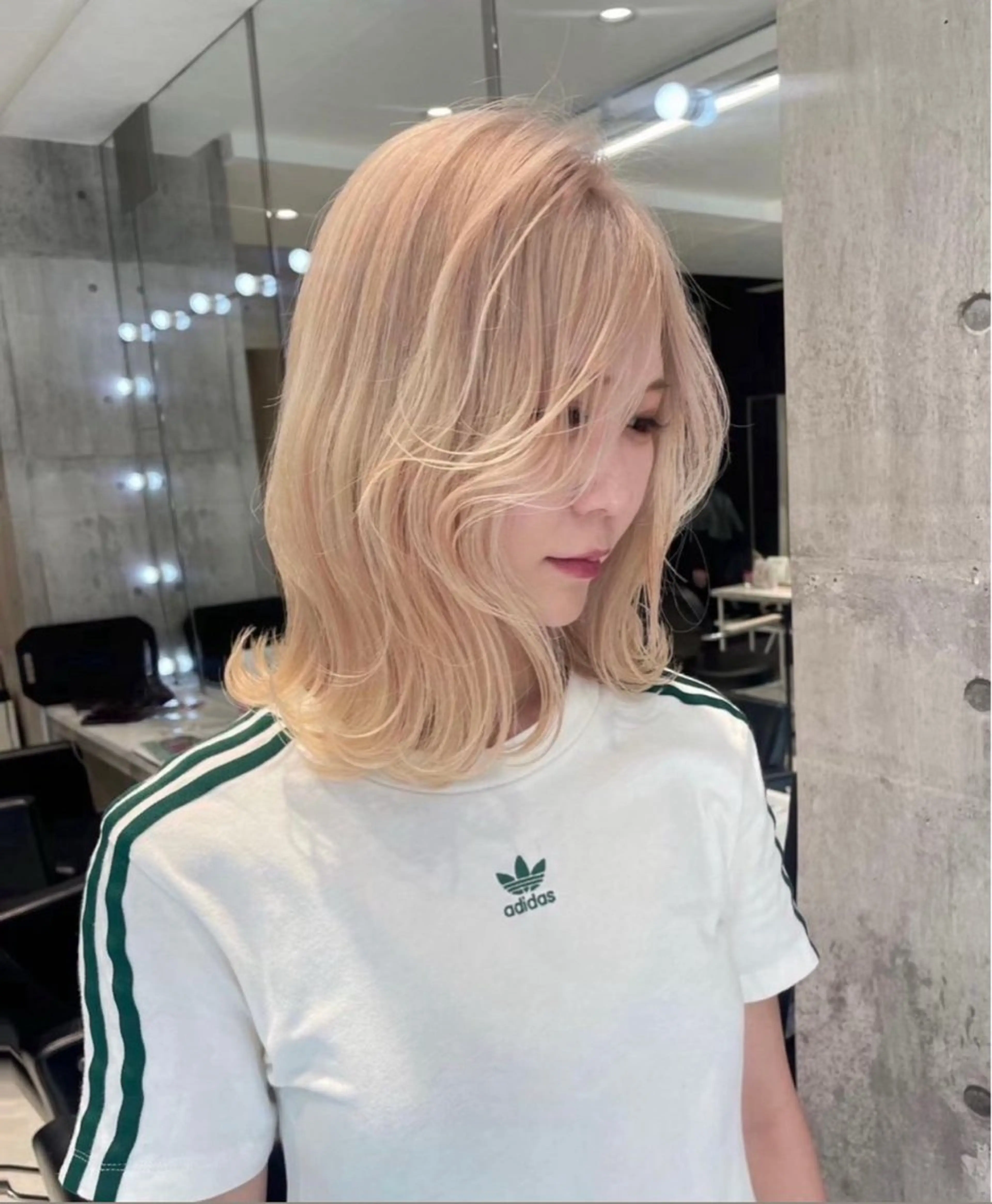 ミディアム カラー ヘアアレンジ メンズ メンズブリーチ メンズハイトーン ベージュカラー ブリーチ ブロンド ヘアカラー トリートメント 🌟🍒ハイトーン 韓国ヘア/ユウミのヘアスタイル