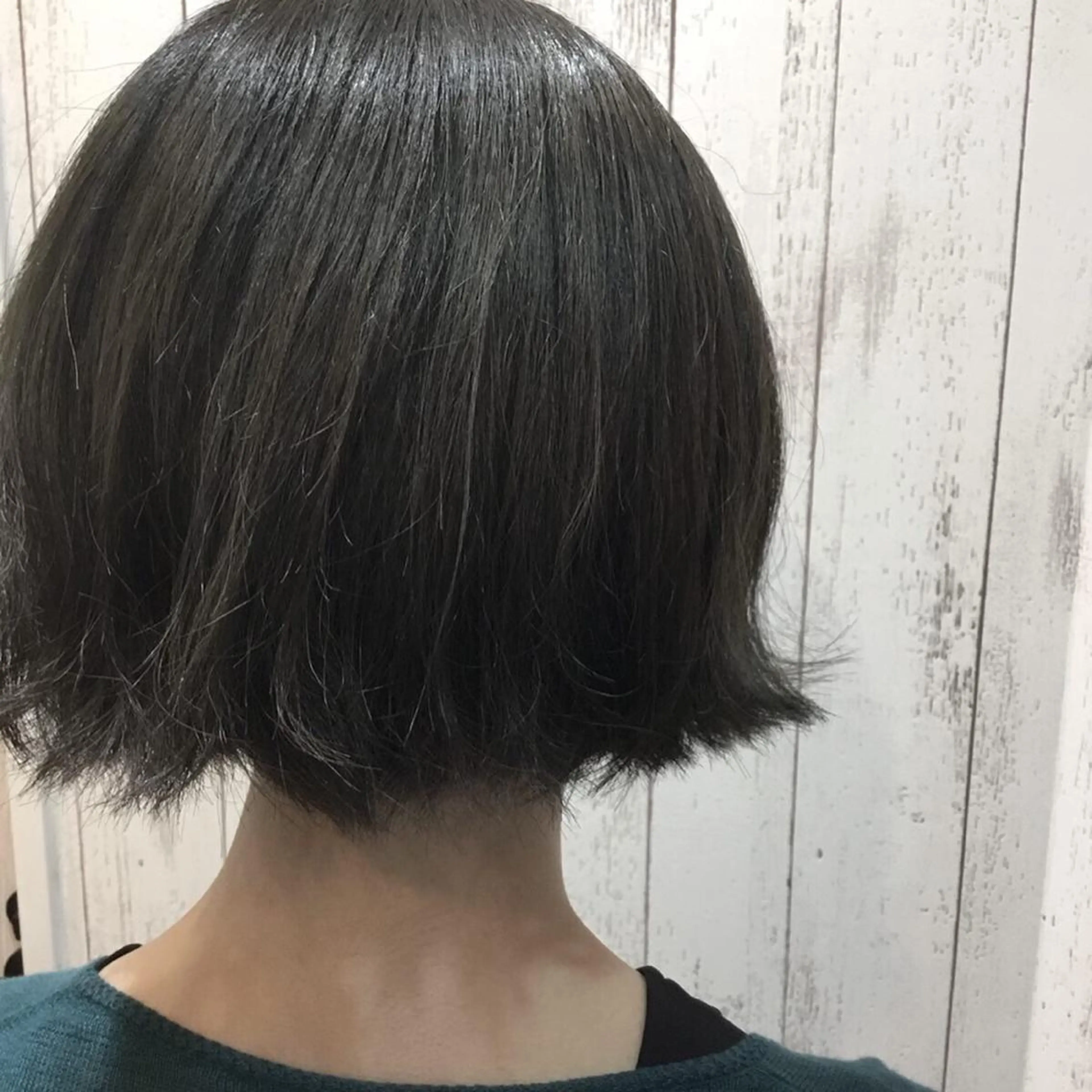 ミディアム カラー embrace エンブレイスのヘアスタイル