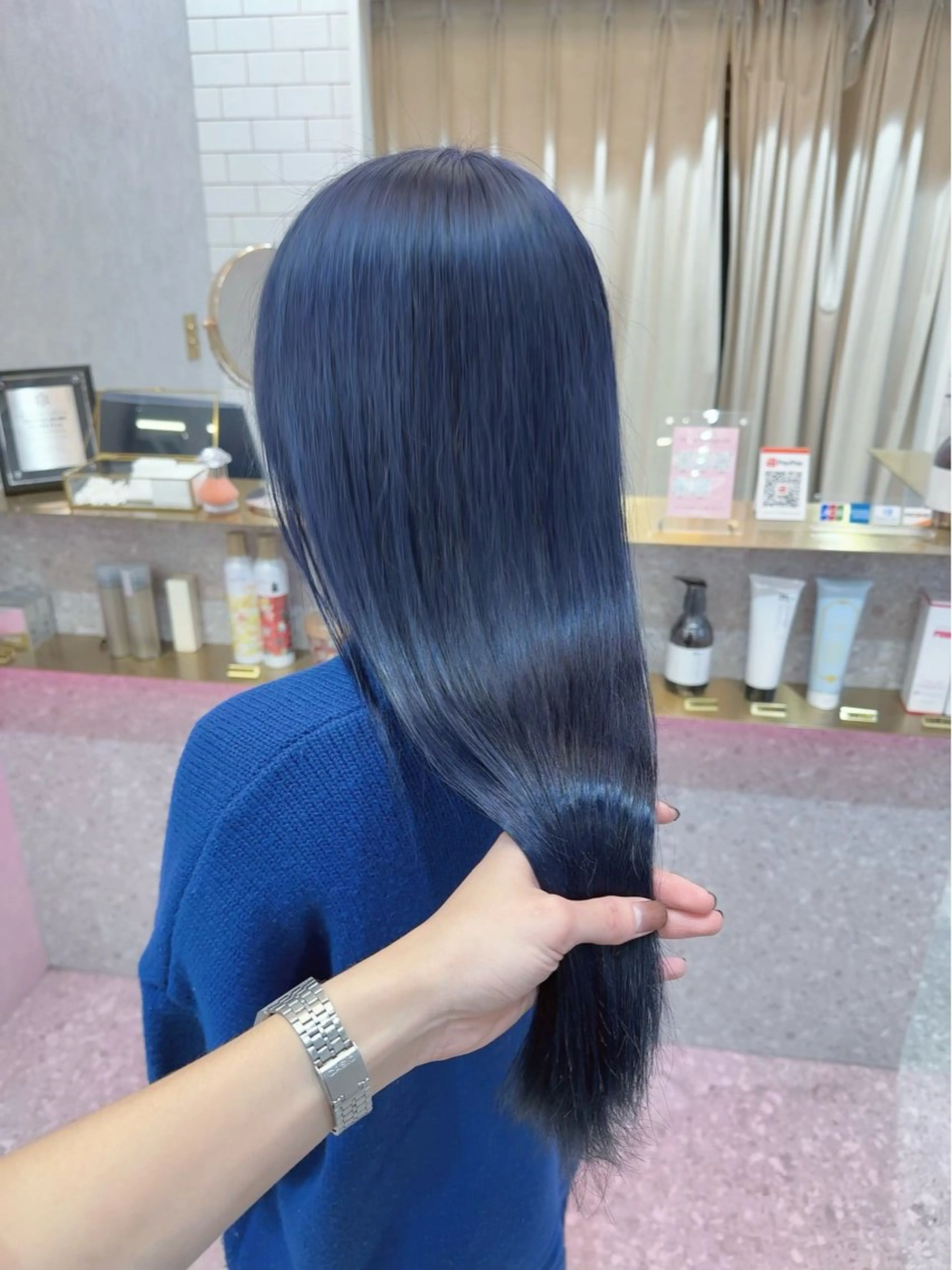 セミロング カラー ヘアアレンジ yuuto🌈 透明感カラーのヘアスタイル