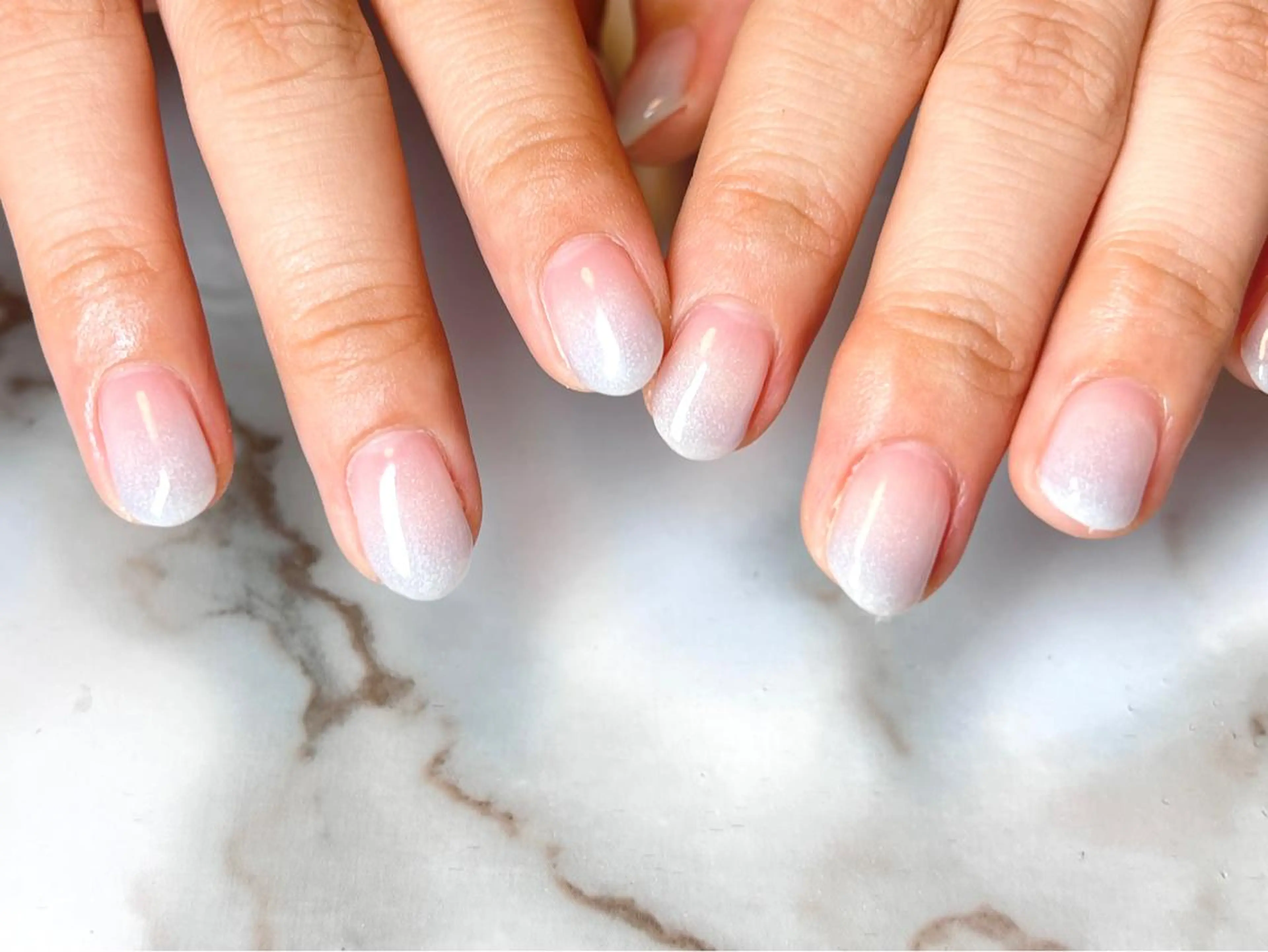 ネイル アートネイル フレンチネイル ジェルネイル グラデーション キラキラネイル ネイリスト シンのネイルデザイン