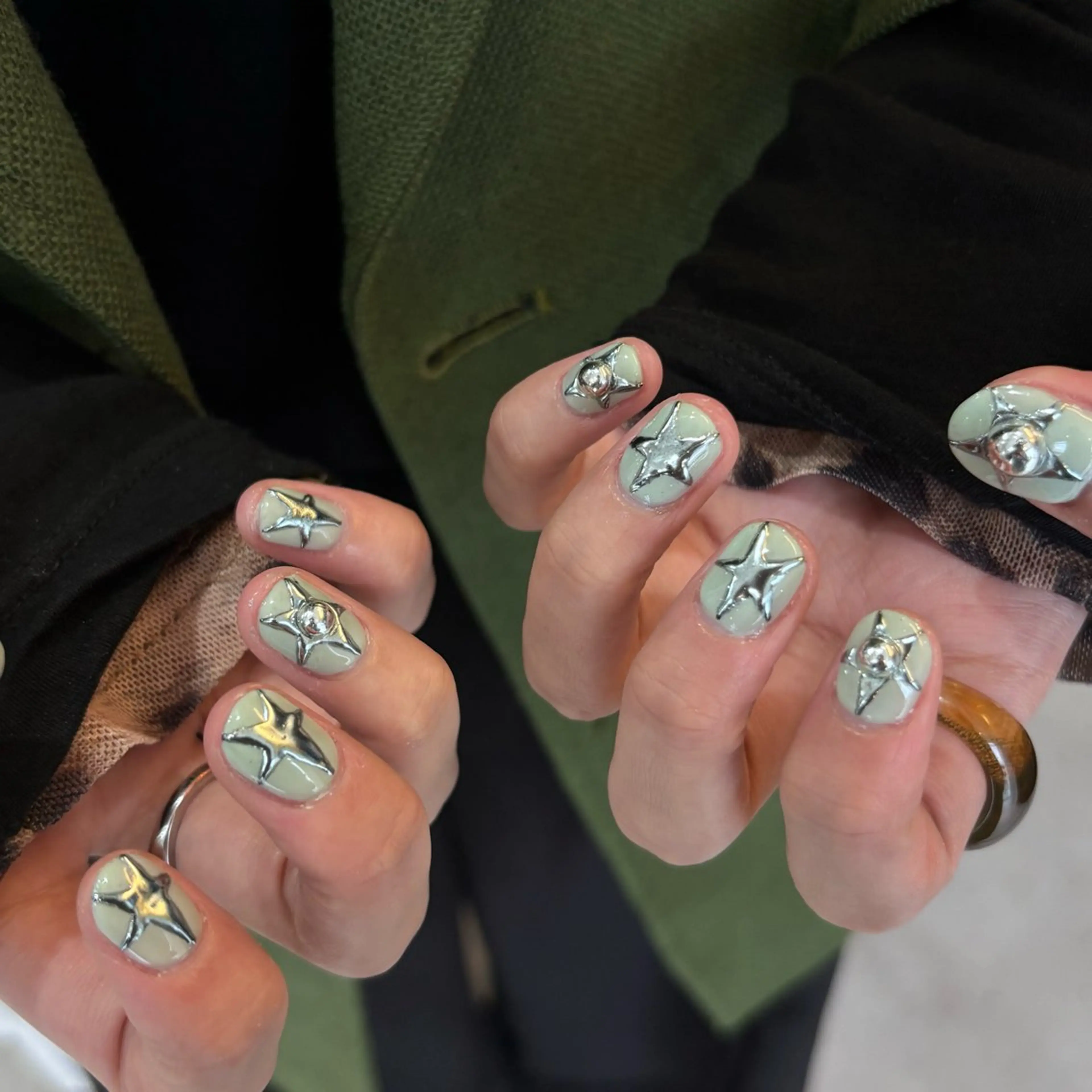ネイル アートネイル グリーン ミラーネイル ハンドネイル mood mitsukiのネイルデザイン