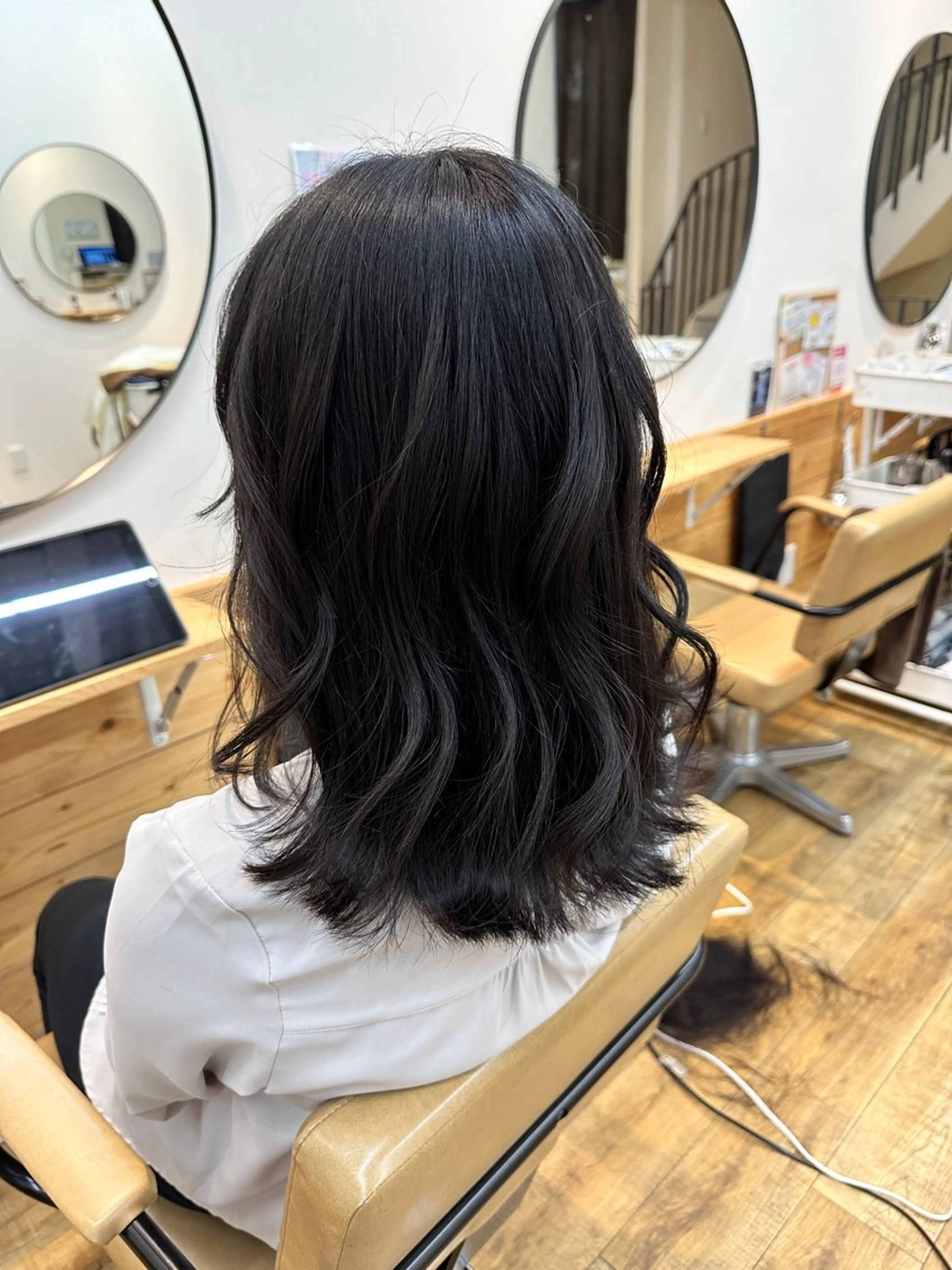 セミロング 顔周りカット レイヤーカット 大阪　美容師 ゆいのヘアスタイル