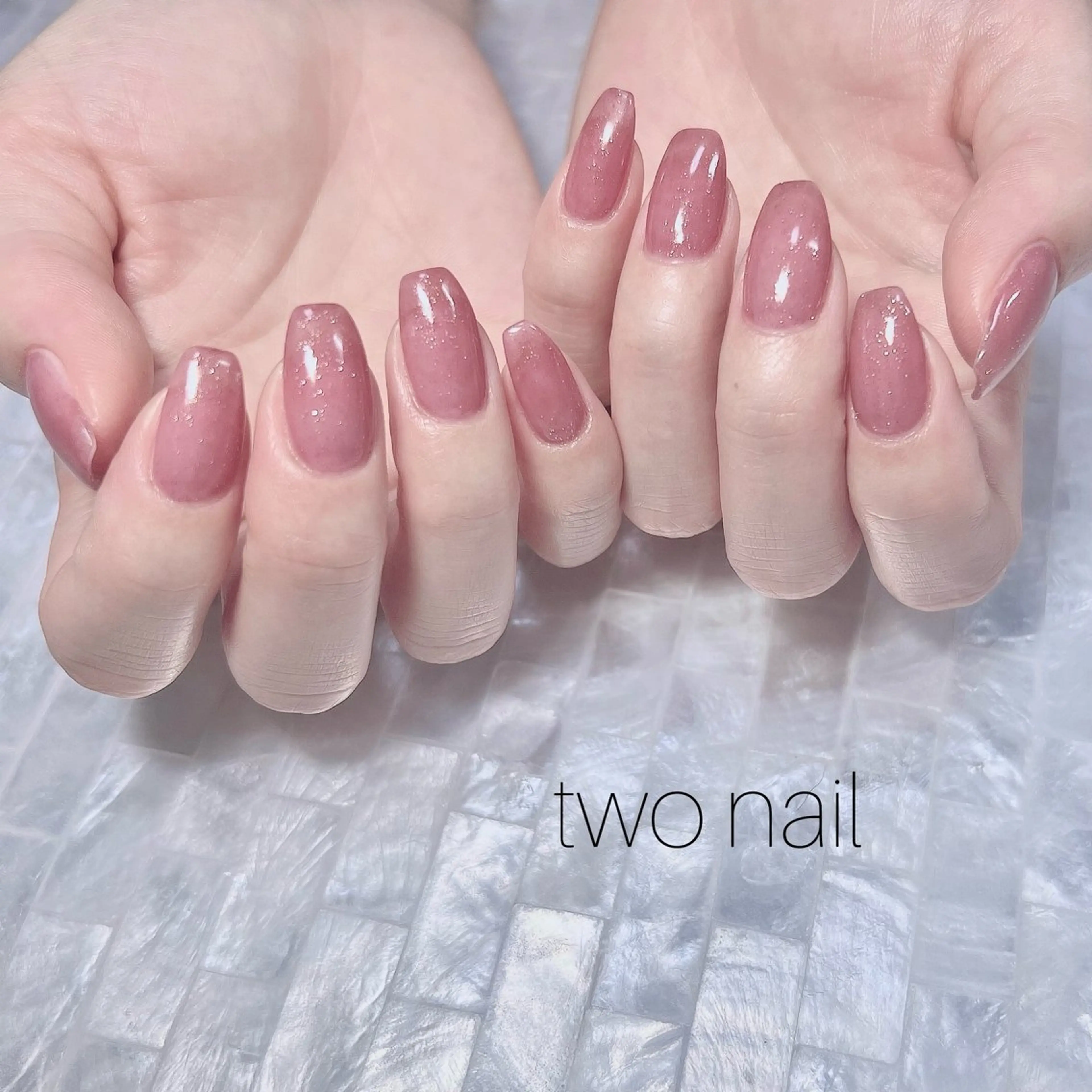 ネイル キラキラネイル ネイルチップ ホワイト ハンドネイル two nailのネイルデザイン