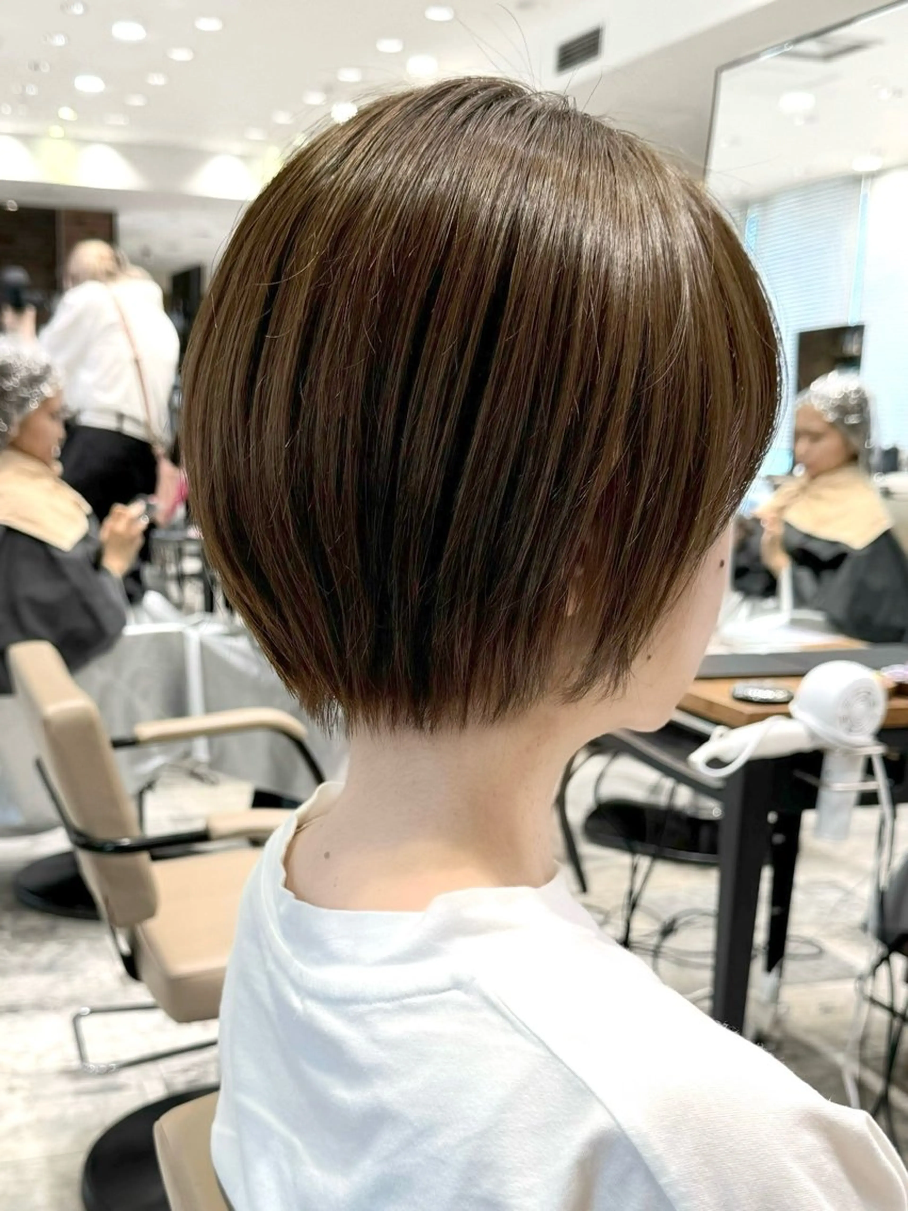 ショート カラー カット ヘアカラー トリートメント 💍新宿ショート 💍岩田莉奈のヘアスタイル