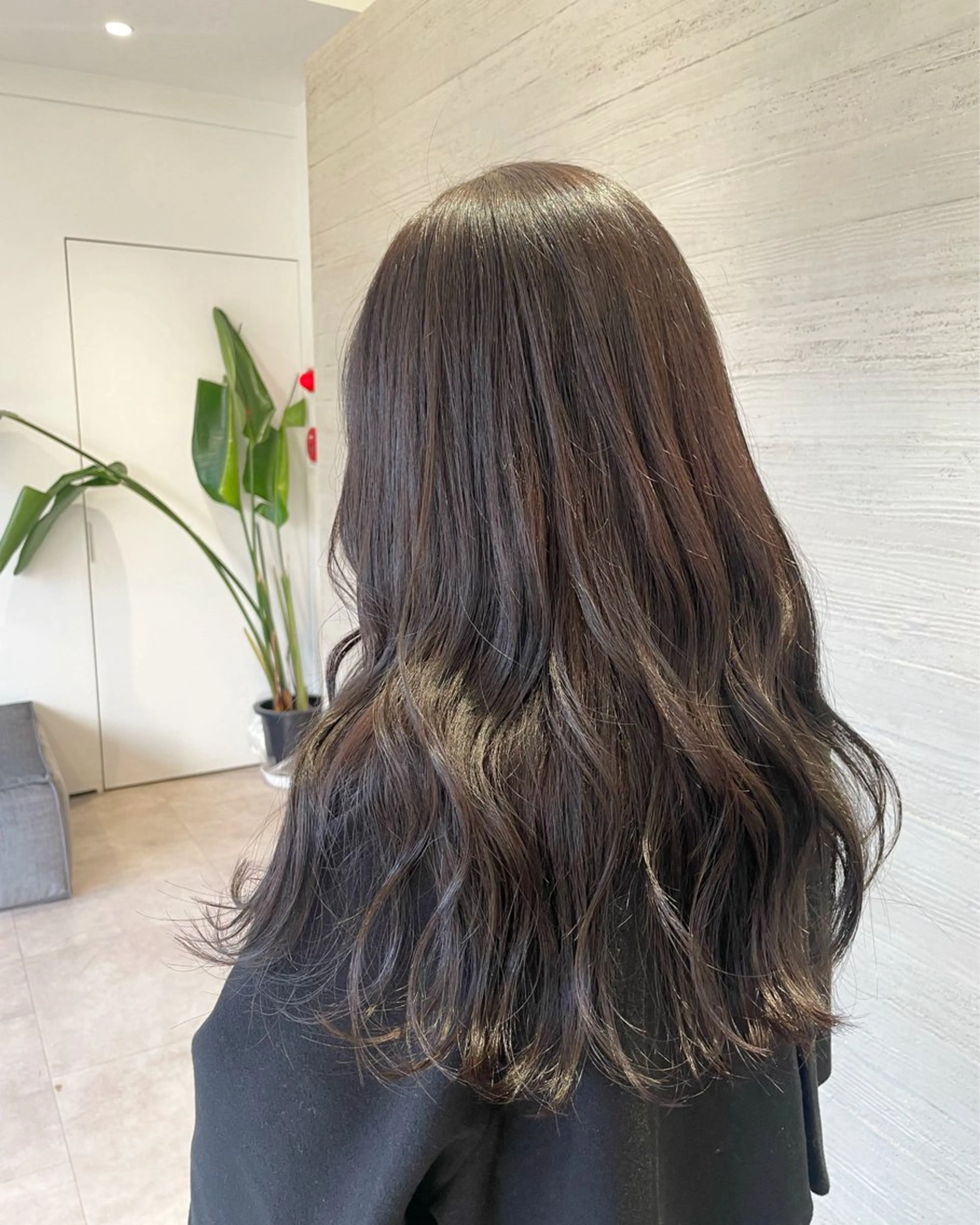 ロング カット ヘアカラー トリートメント 🤍tomoka 🤍のヘアスタイル