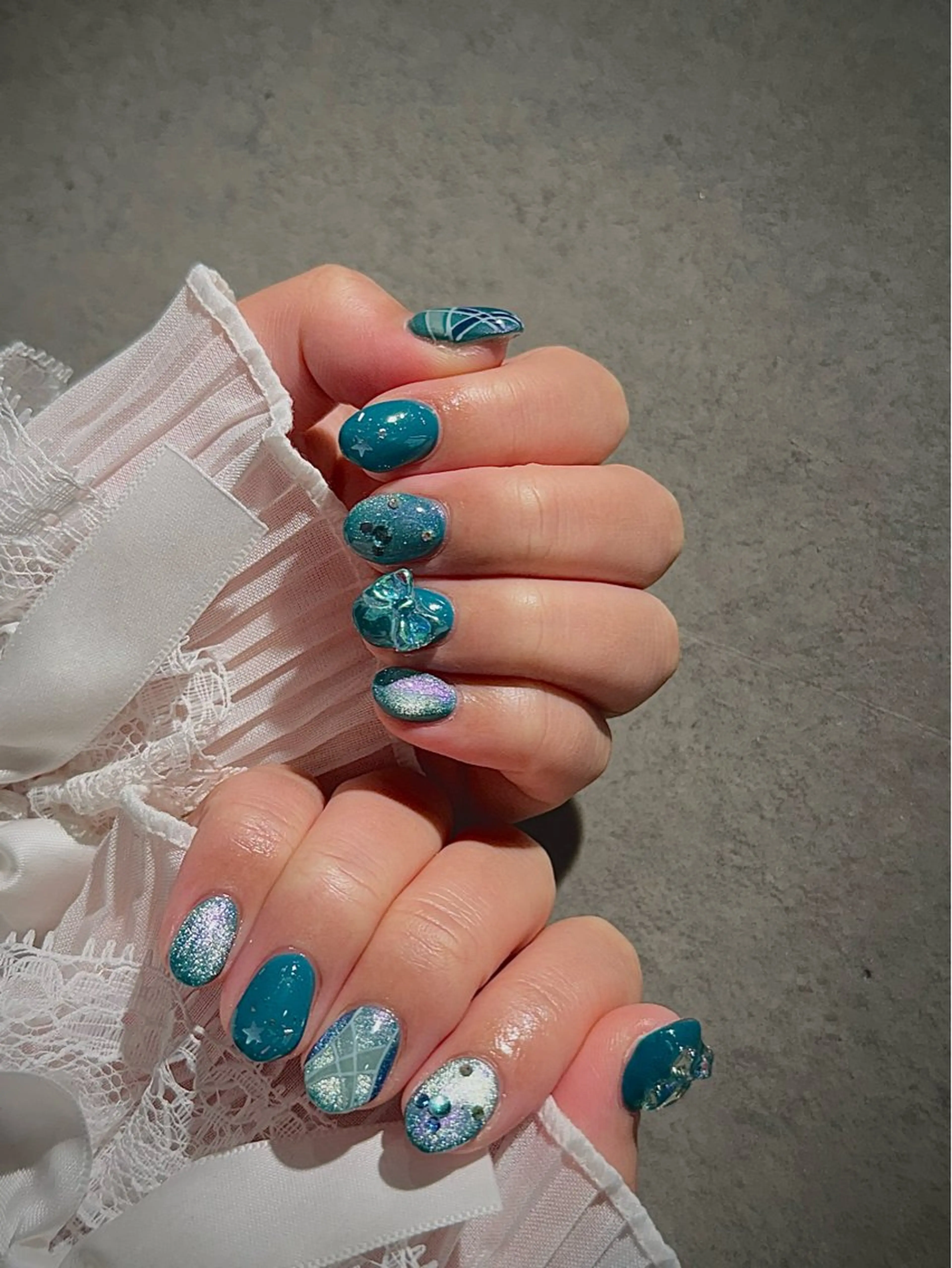 ネイル ハンドネイル I-nailロング /ワンホン/キラキラのネイルデザイン