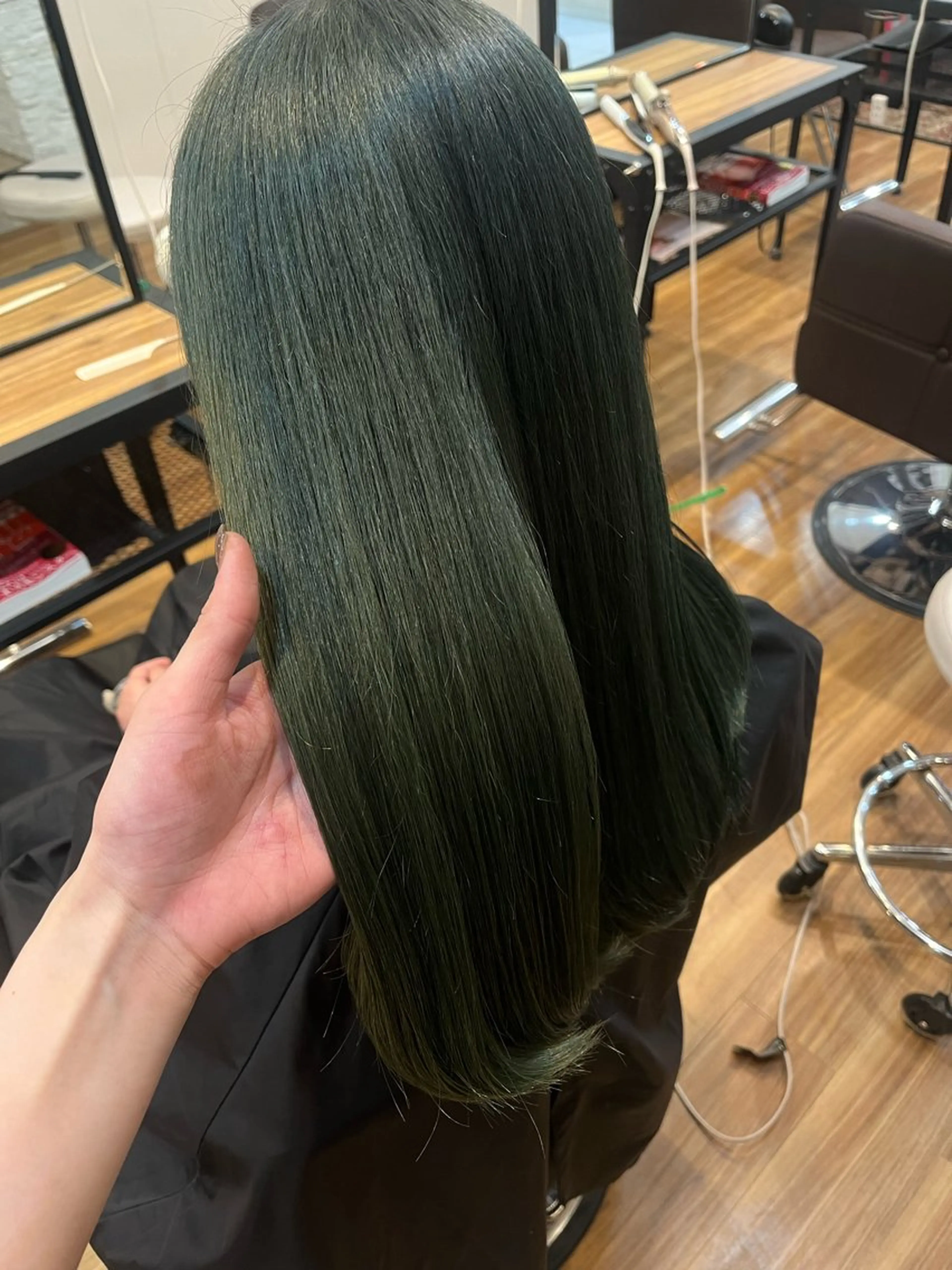 ロング 新倉 あかねのヘアスタイル