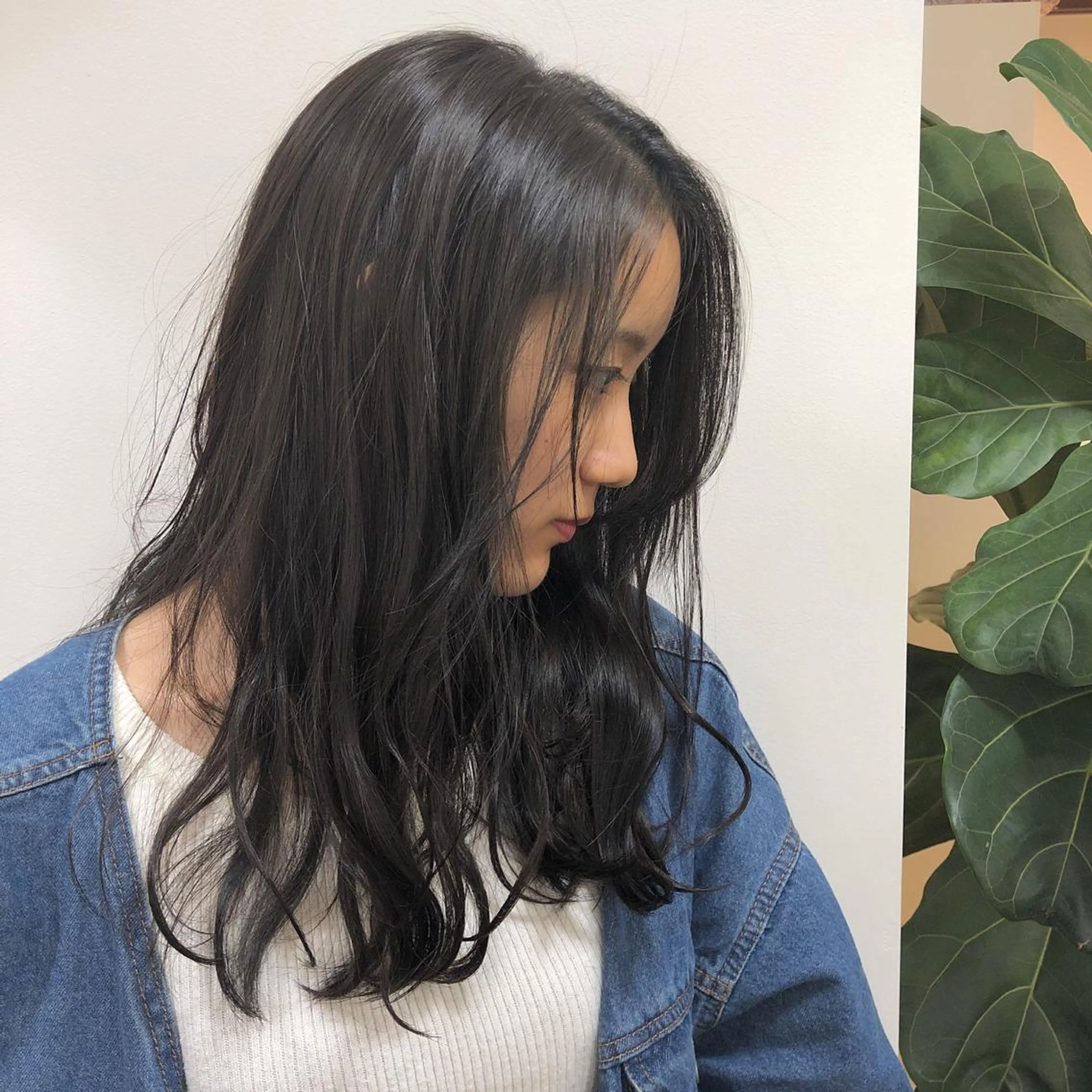 セミロング 顔周りの垢抜けヘア 立山あいりのヘアスタイル