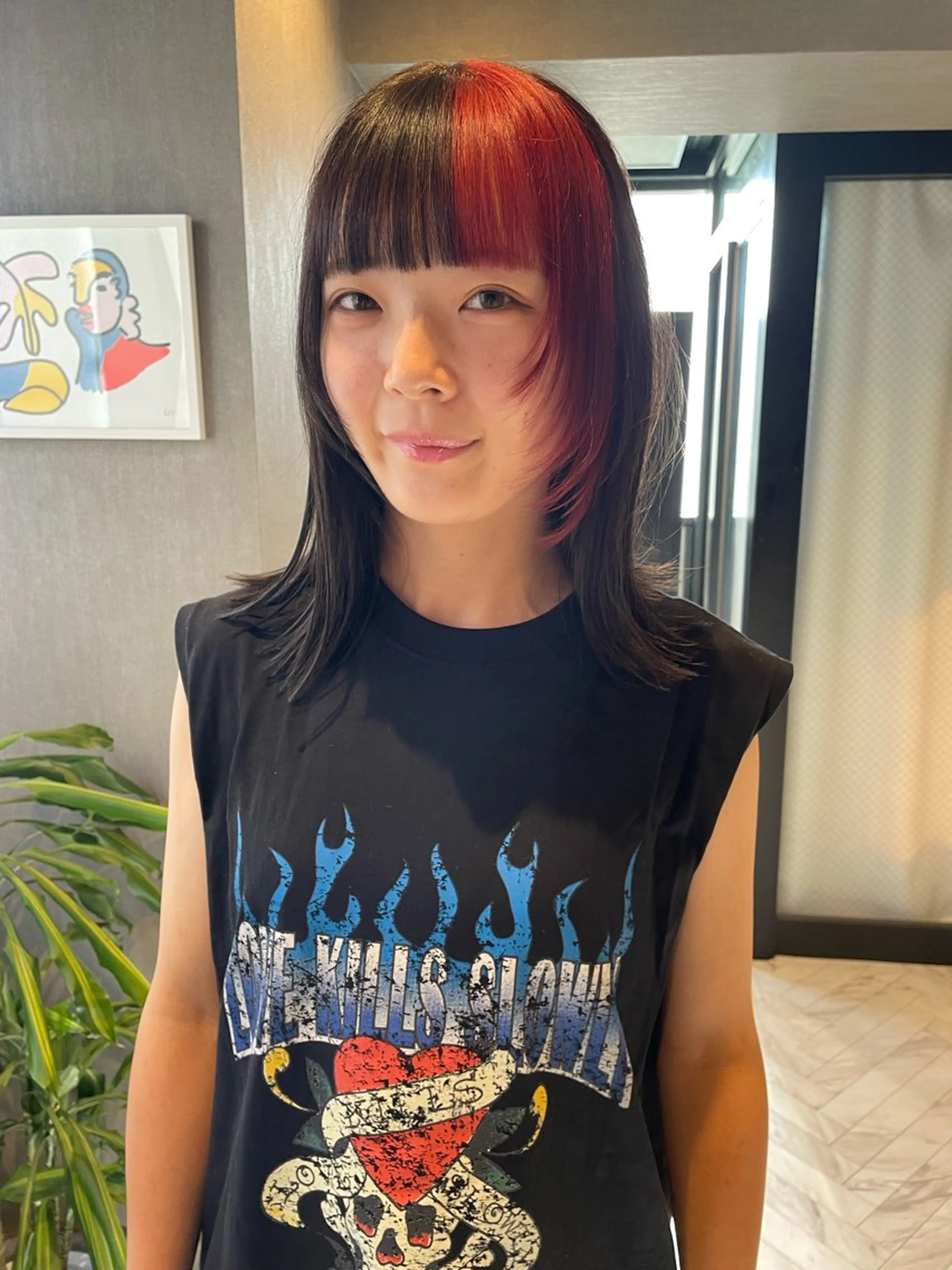 セミロング カラー さと ちはるのヘアスタイル