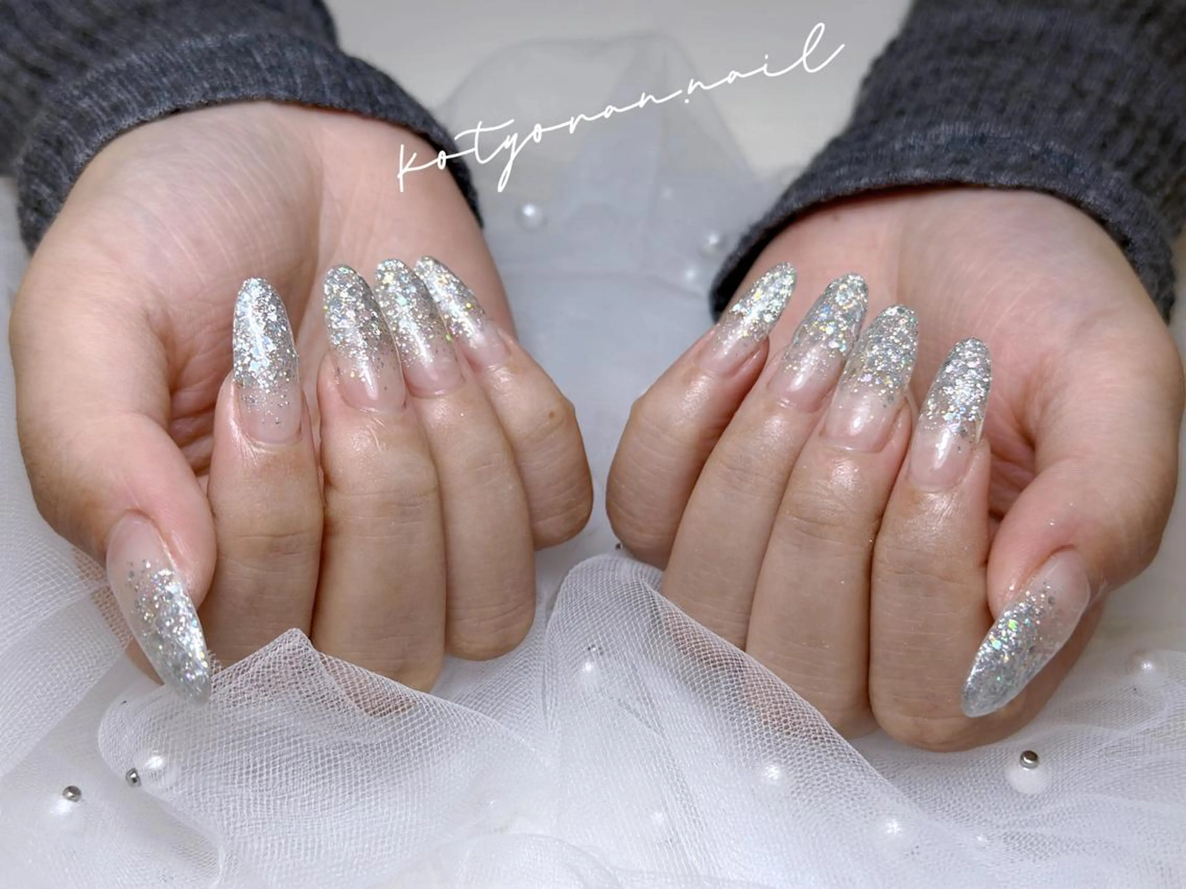 ロング カラー パーマ ヘアアレンジ キッズ ネイル マツエク・マツパ アイブロウ ハンドネイル モナ サロンのネイルデザイン