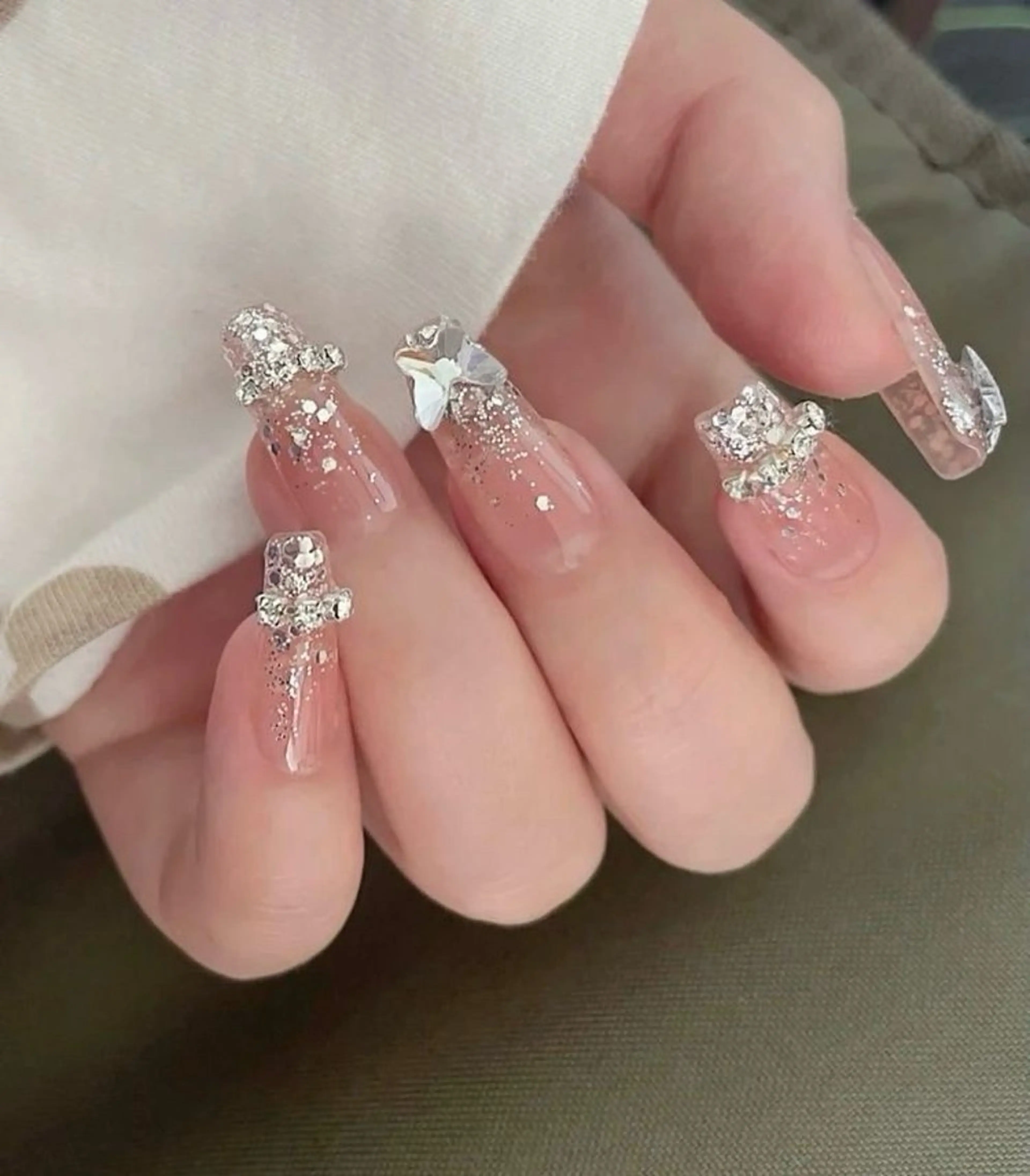 カラー グラデーションカラー ピンクカラー ハンドネイル AIN Nailのネイルデザイン