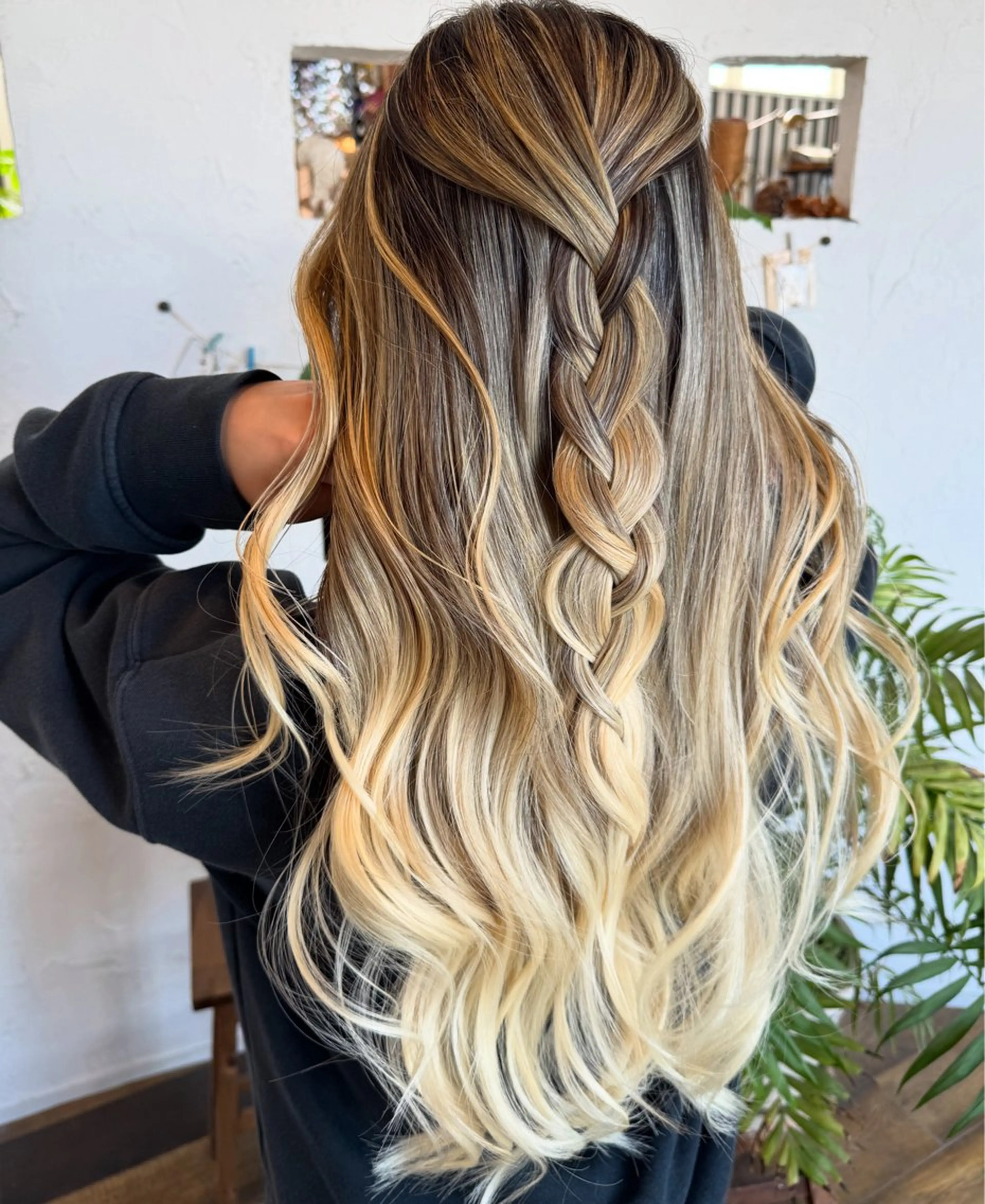 ロング カラー アッシュ バレイヤージュ 透明感カラー ハイライトカラー ハイトーンカラー ヘアカラー 🌸小掛🌸 豊橋外国人風カラーのヘアスタイル