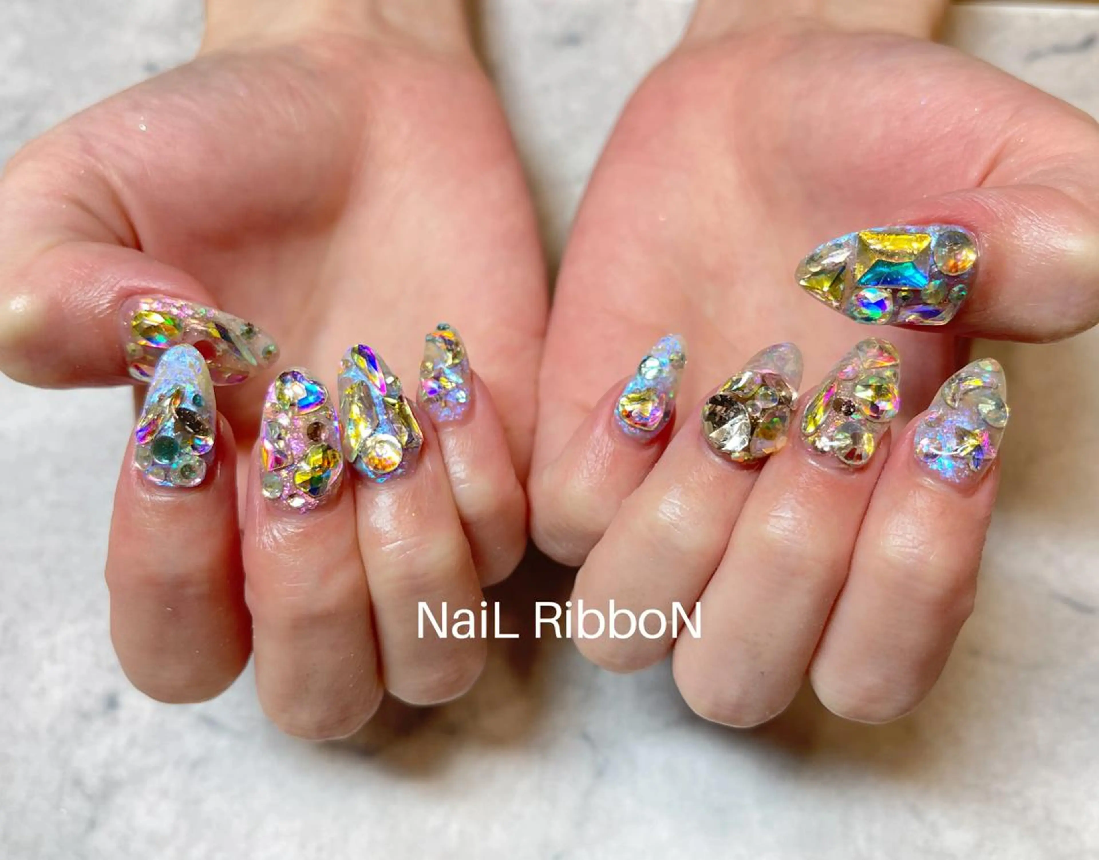 ネイル ネイルリボン 受付スタッフのネイルデザイン