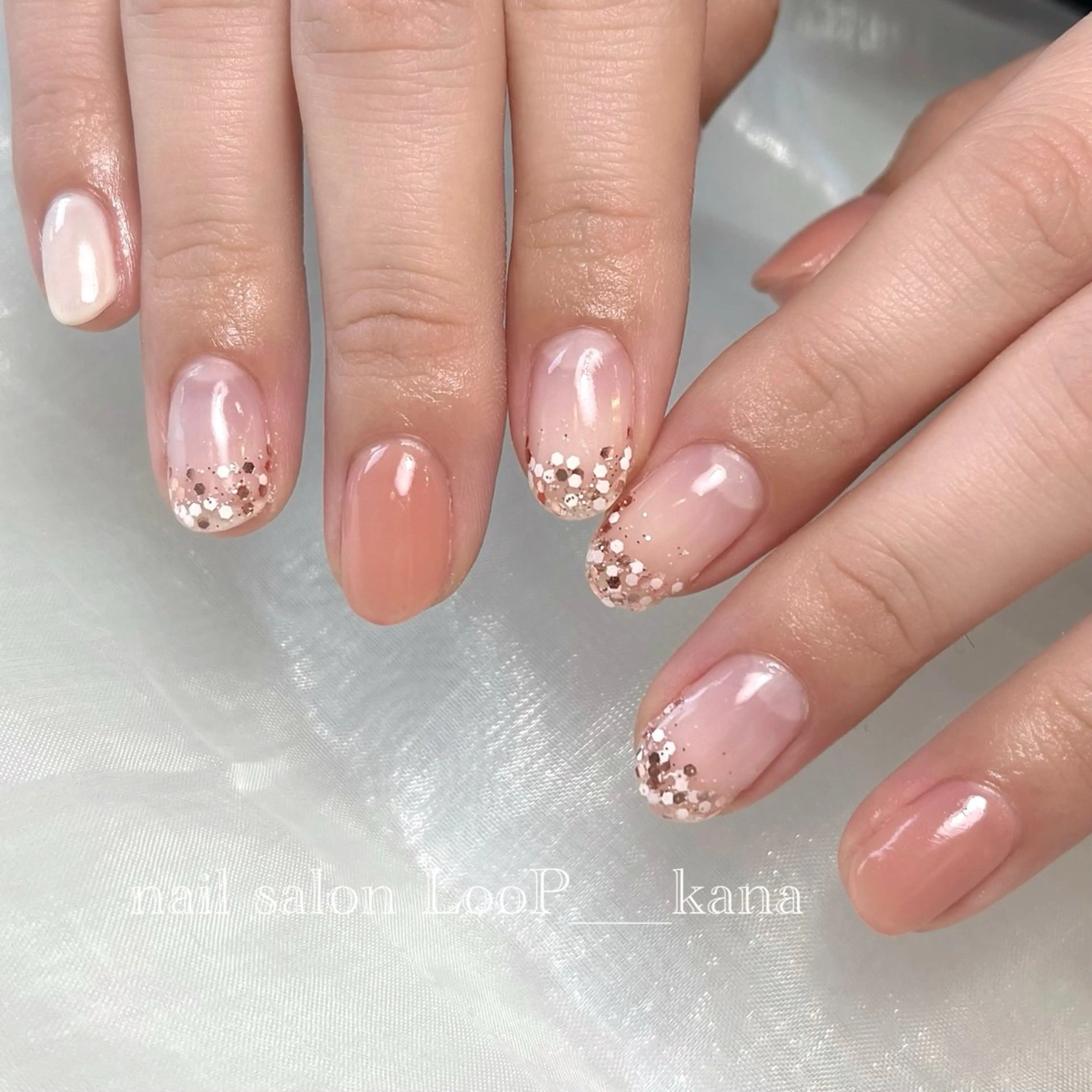 ネイル ホログラムネイル ピンク シルバー ハンドネイル ネイルモデル募集中 LooP-kanaのネイルデザイン