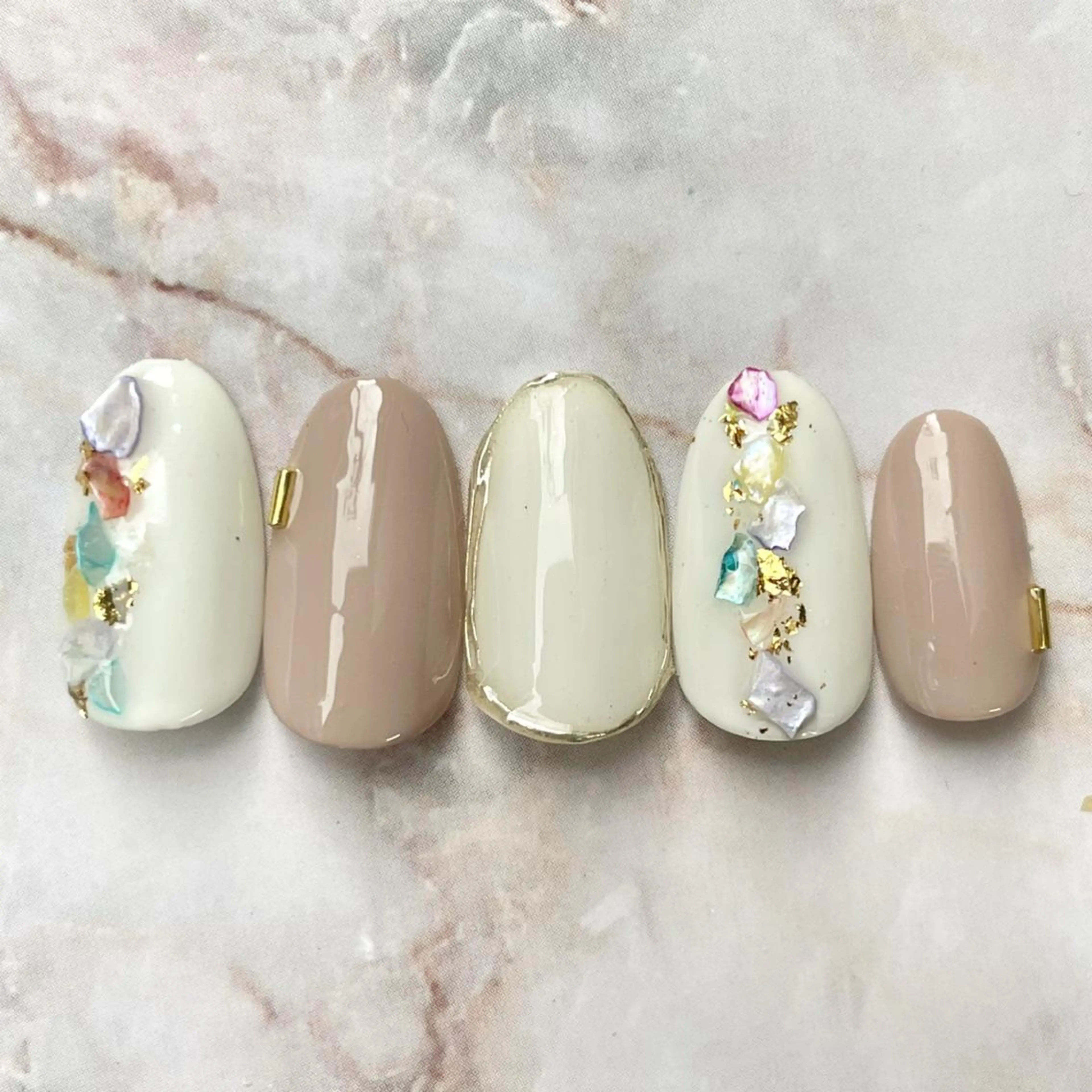 ミディアム Lety total beautyのネイルデザイン