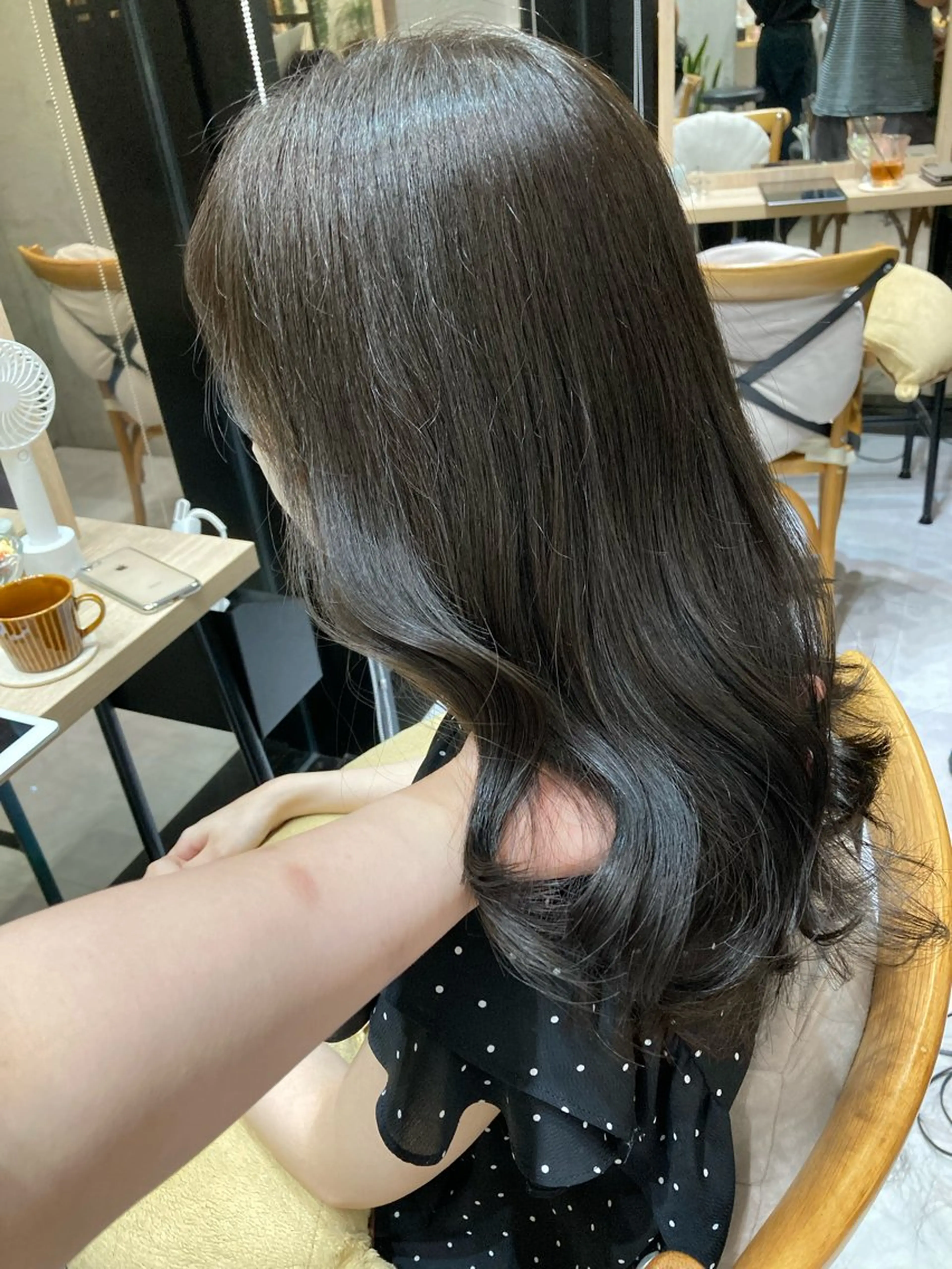 セミロング ✨色持ちの良い艶 カラー✨蟹江真世のヘアスタイル