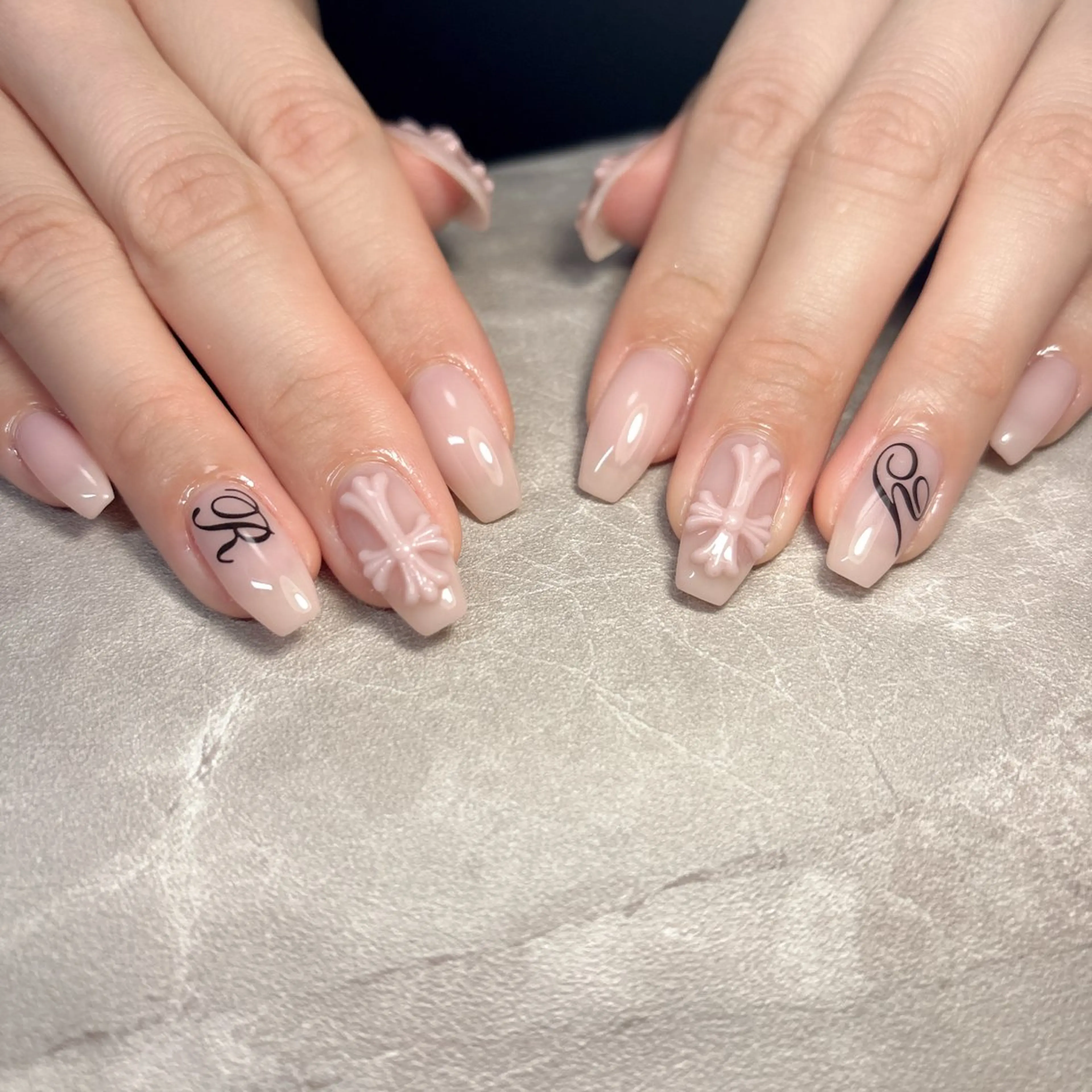 クロムハーツネイル🫶🏻初回フリーデザイン❤︎(持ち込み画像ok🎀)の写真