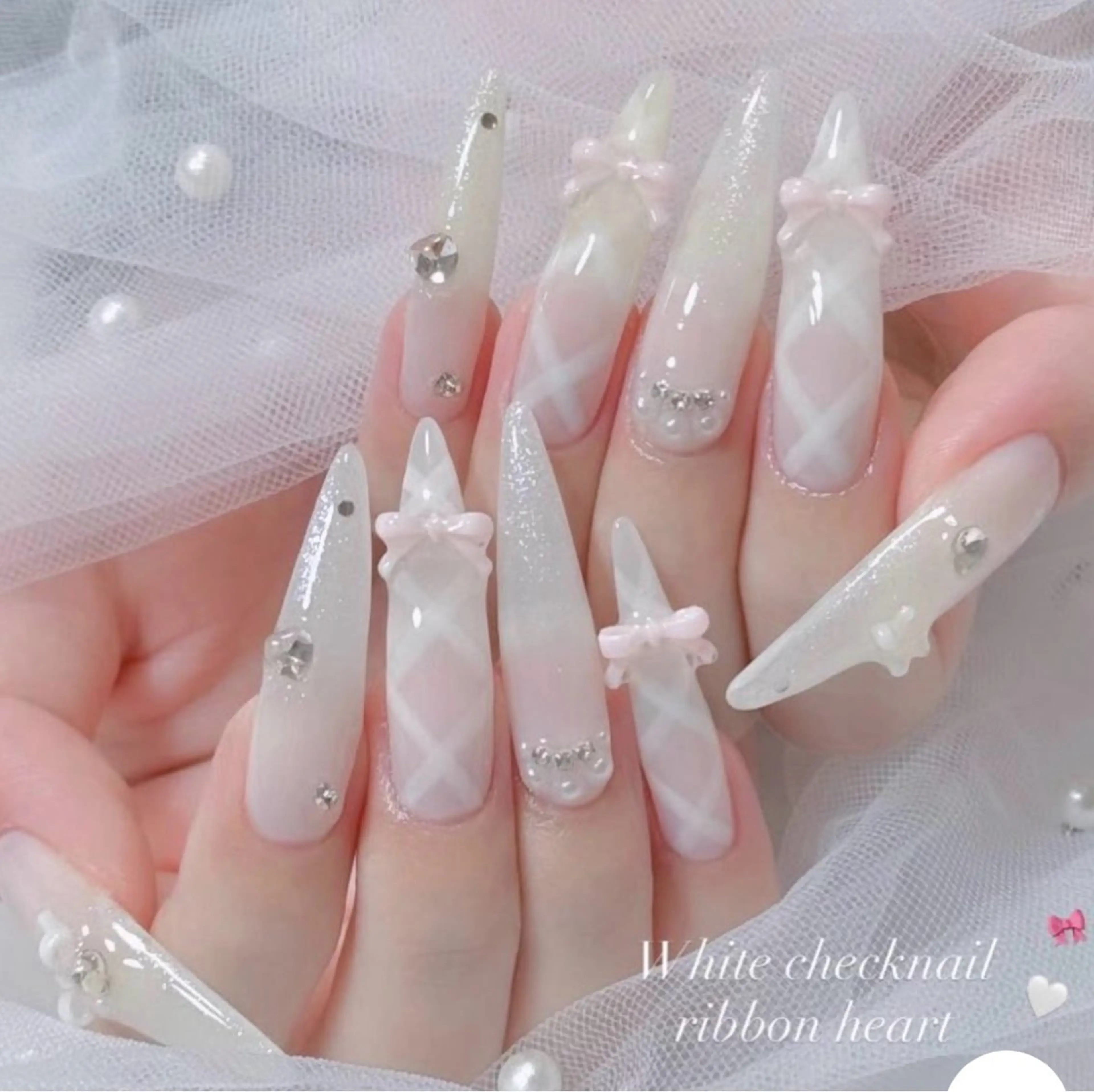 ネイル フレンチネイル キラキラネイル 韓国ネイル シンプルネイル ワンホンネイル ハンドネイル MEI Nailのネイルデザイン
