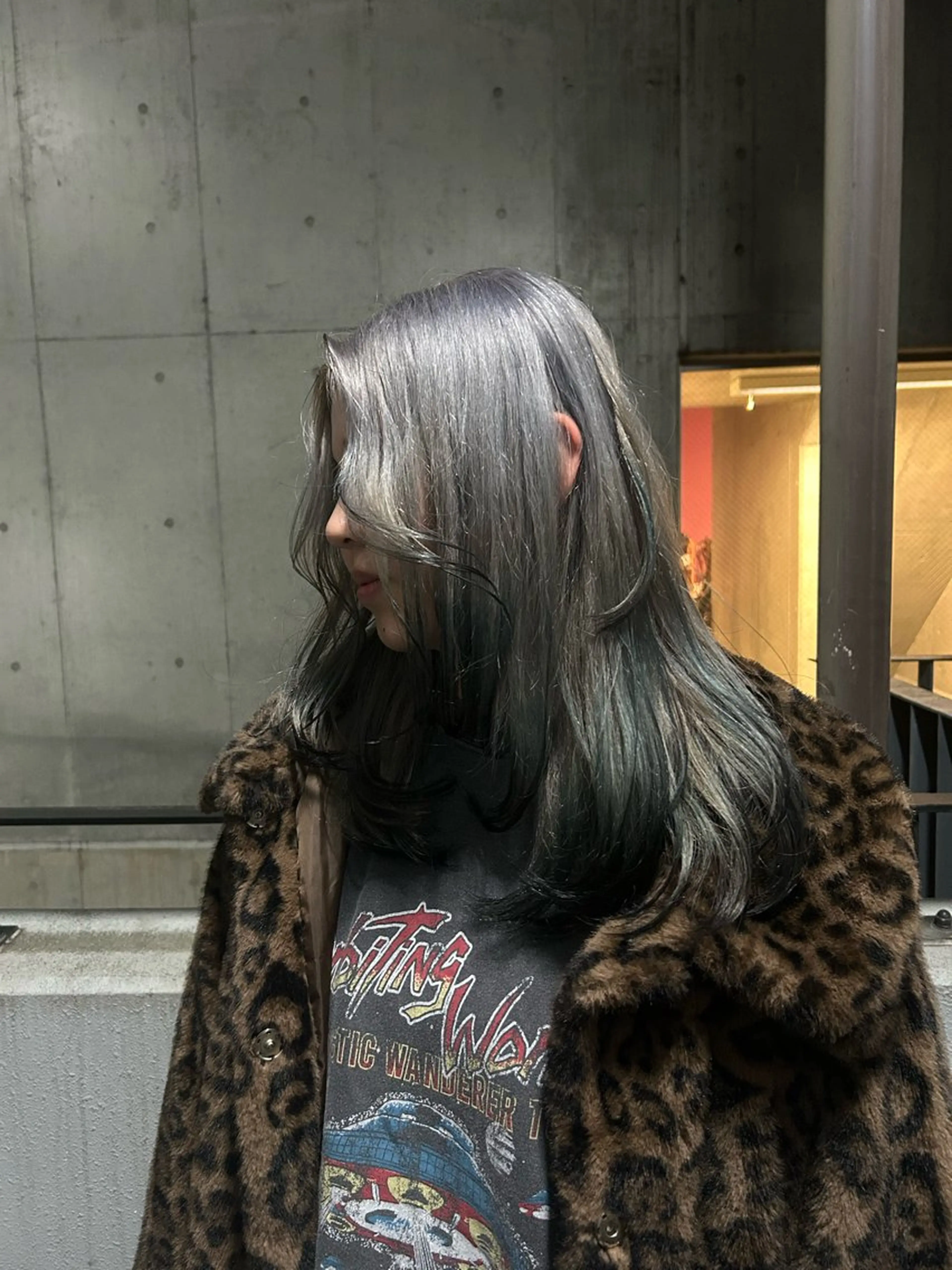 ロング カラー ヘアカラー 履歴修正屋さん／ ブロンド／ホワイトのヘアスタイル