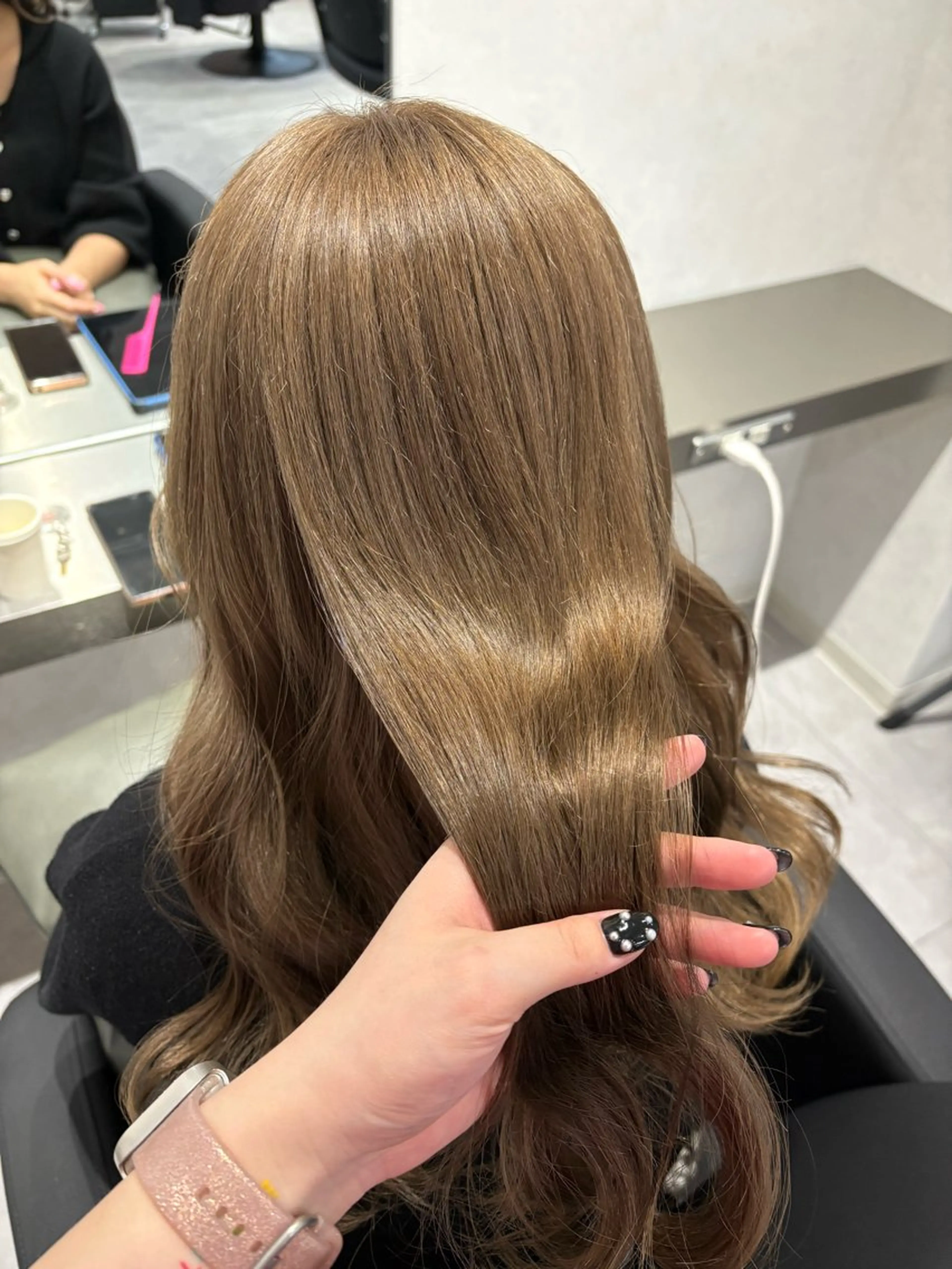 ロング カラー ヘアアレンジ ベージュカラー 透明感カラー ミルクティーベージュ ヘアカラー トリートメント 韓国透明感🇰🇷 SAKURAのヘアスタイル