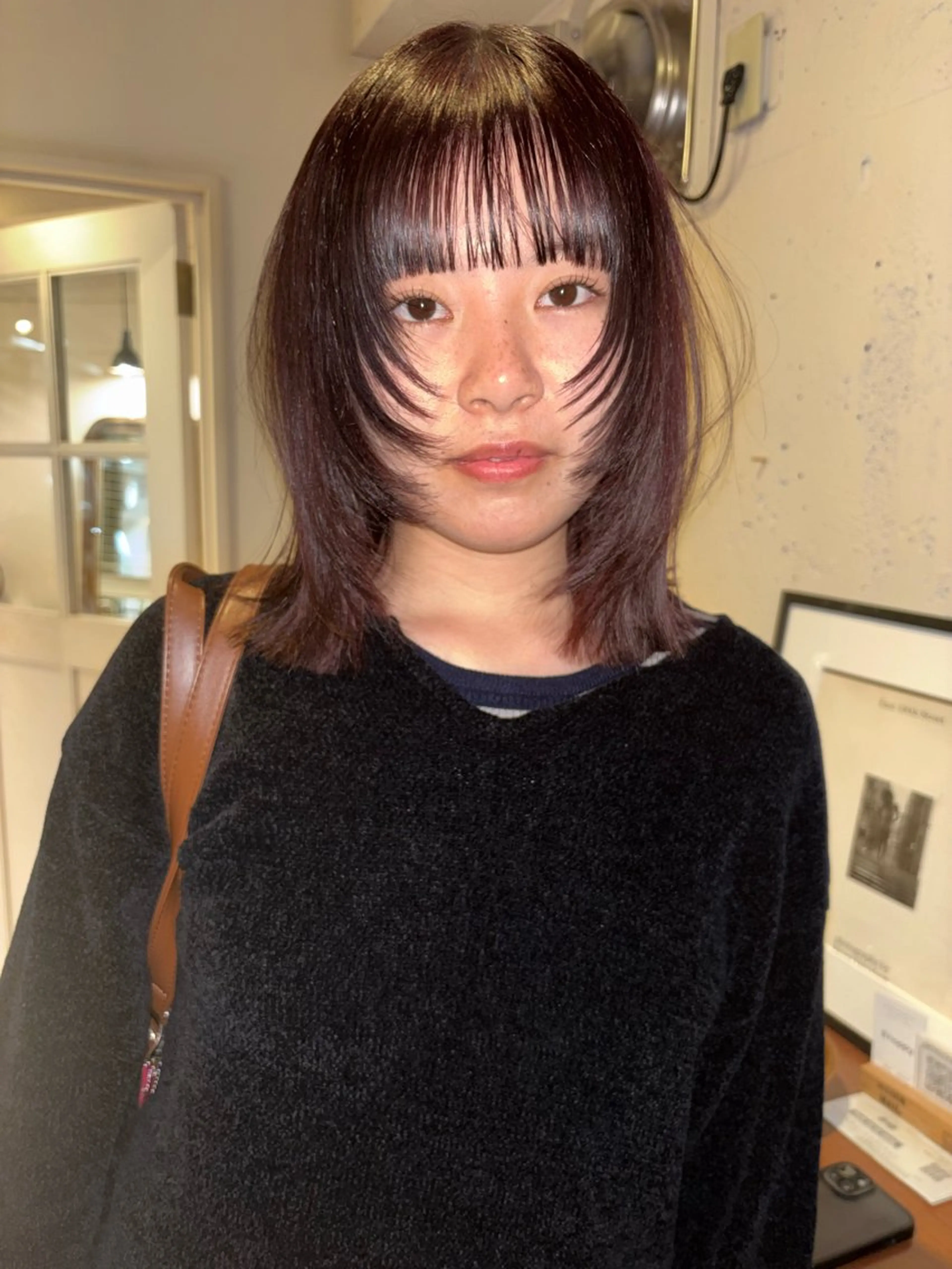 セミロング カラー 韓国風ヘア レイヤーカット ファッションに 溶け込むstyleのヘアスタイル