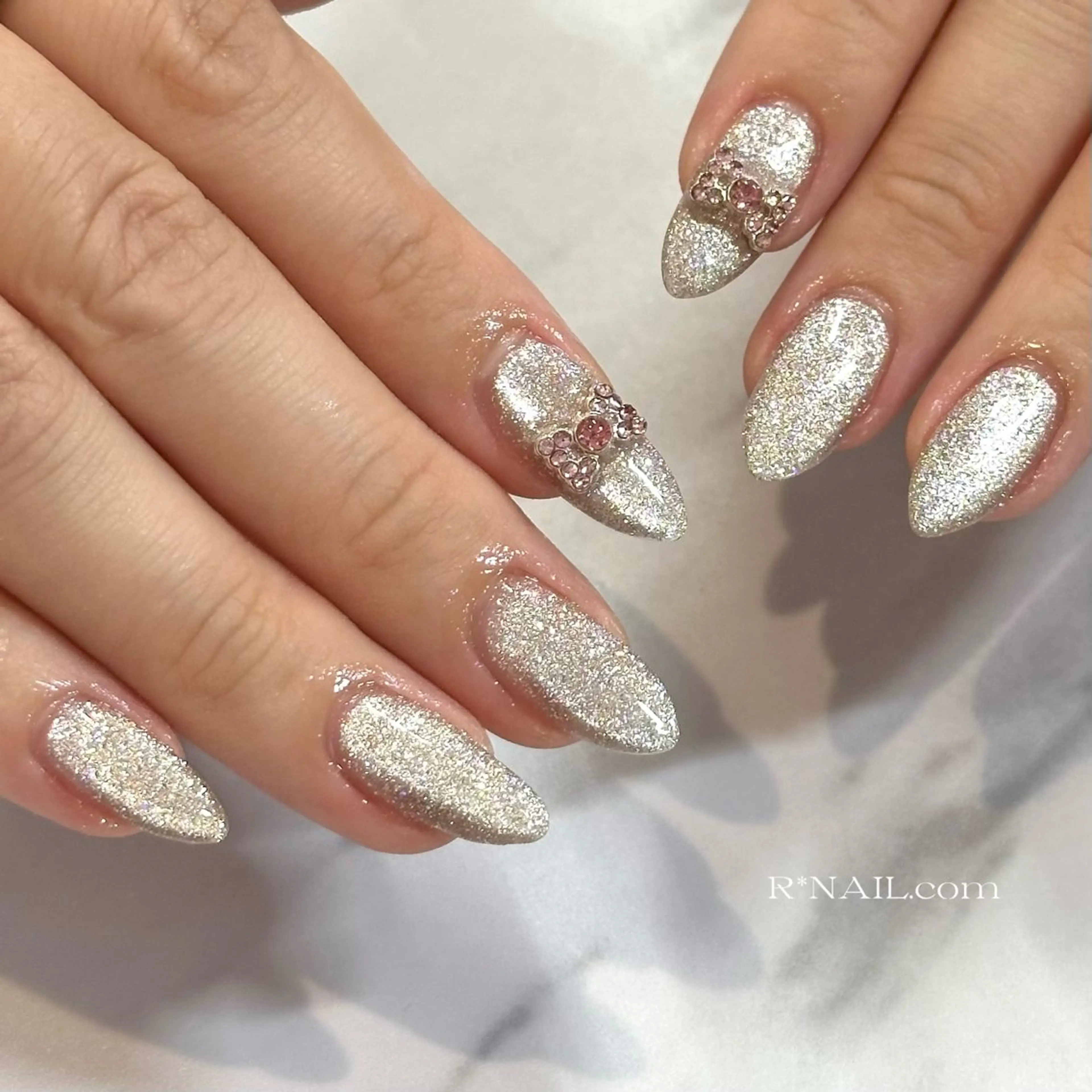 ネイル フラッシュネイル フラッシュマグ ハンドネイル Riona / R*NAIL.comのネイルデザイン