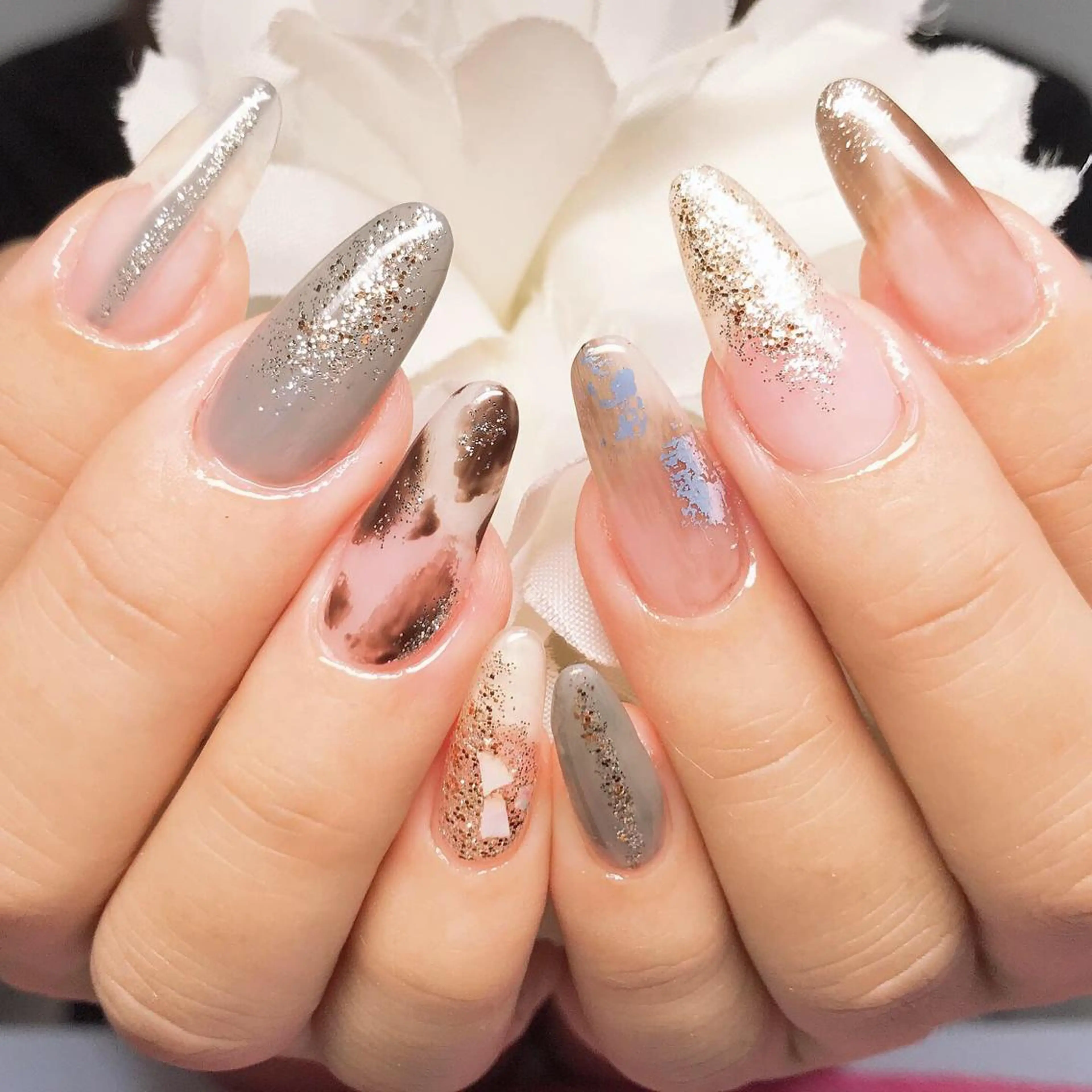 ネイル アニマル柄 アートネイル フレンチネイル グラデーション キラキラネイル Ｎail Ｓalon ertiのネイルデザイン