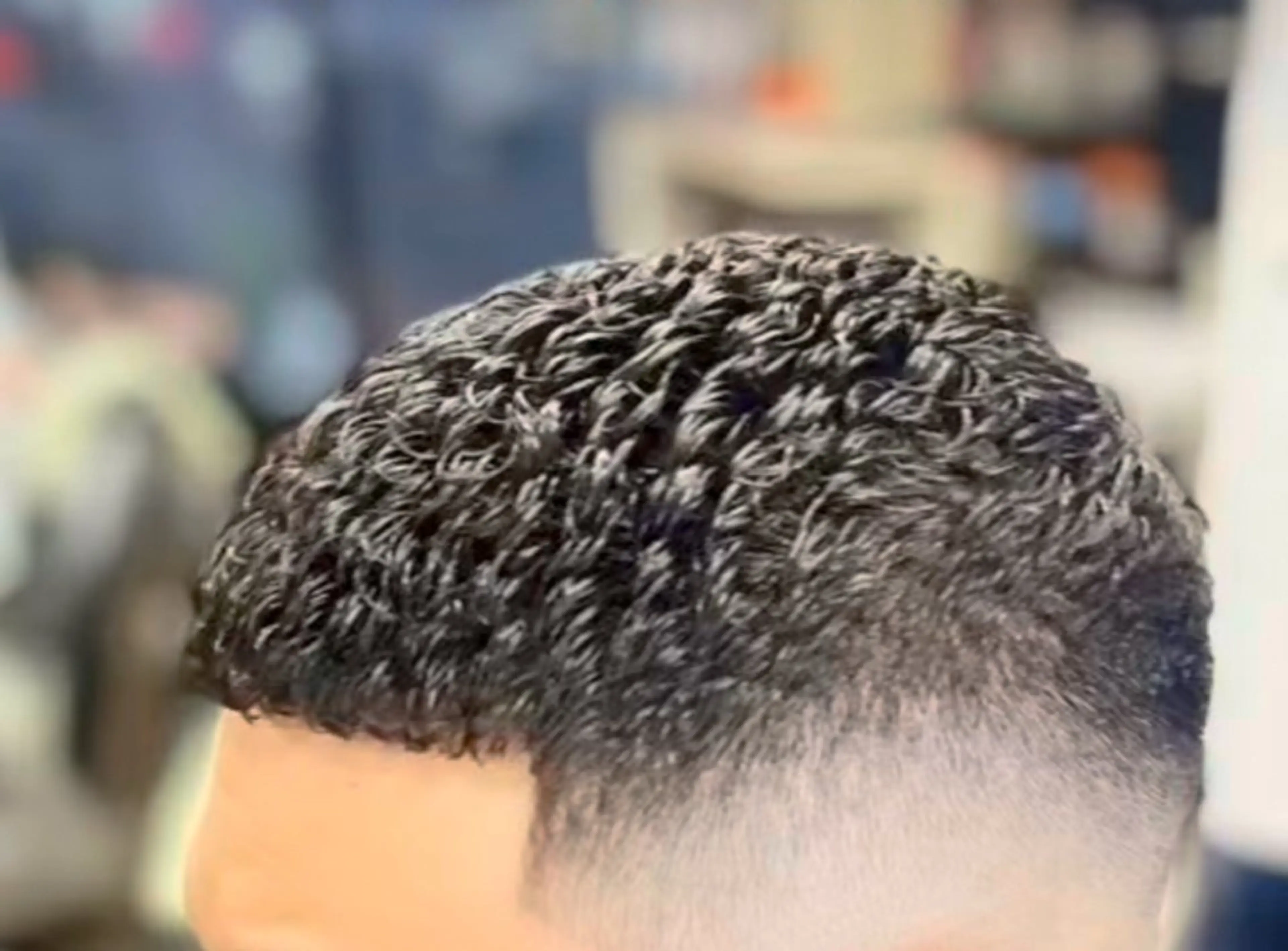 メンズパンチパーマ　カット込も有の写真