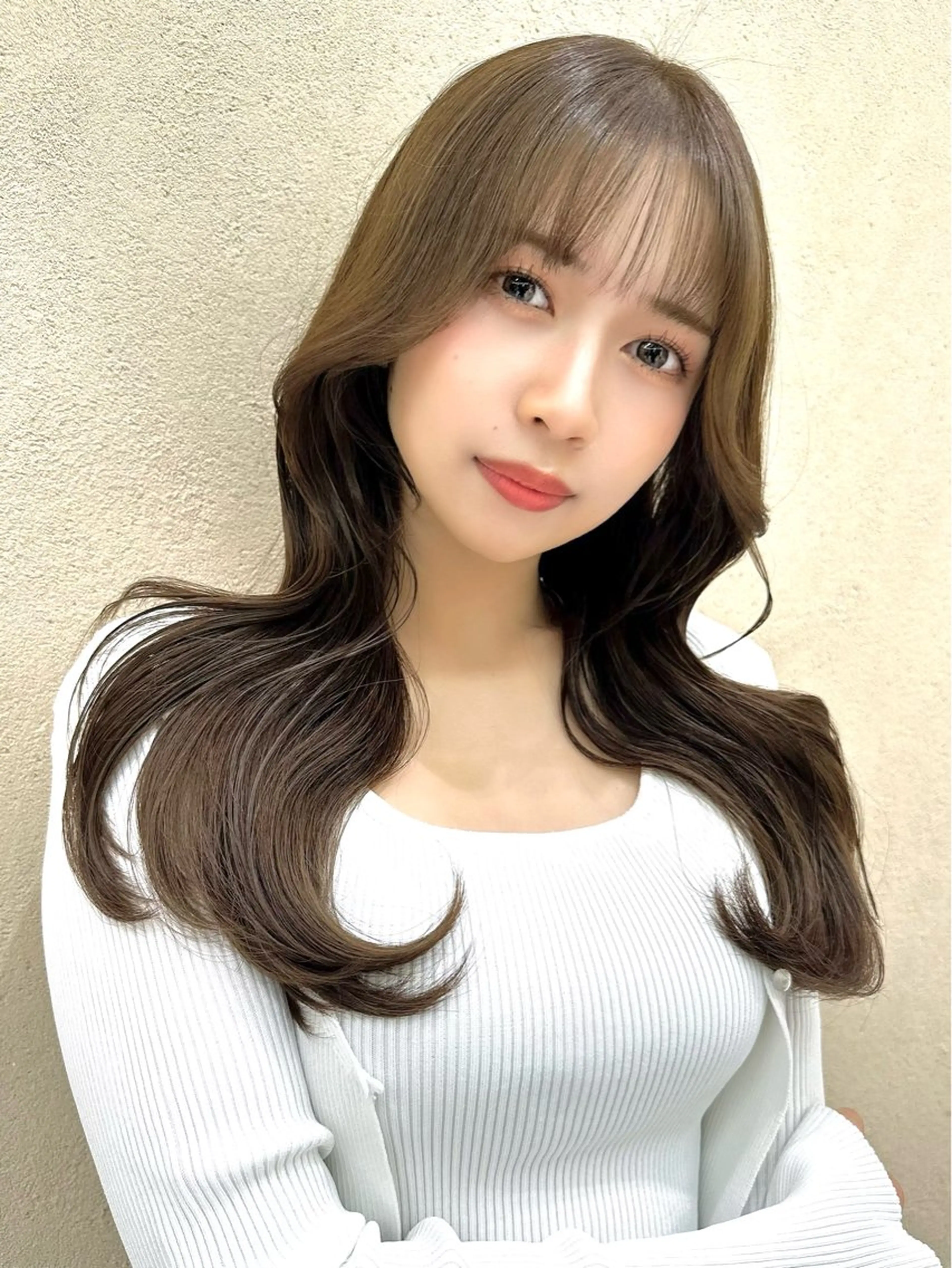 ロング カラー アッシュ アッシュグレー ベージュカラー グラデーションカラー グレージュ カット ヘアカラー トリートメント 韓国レイヤーカット 🧸ベージュカラーのヘアスタイル