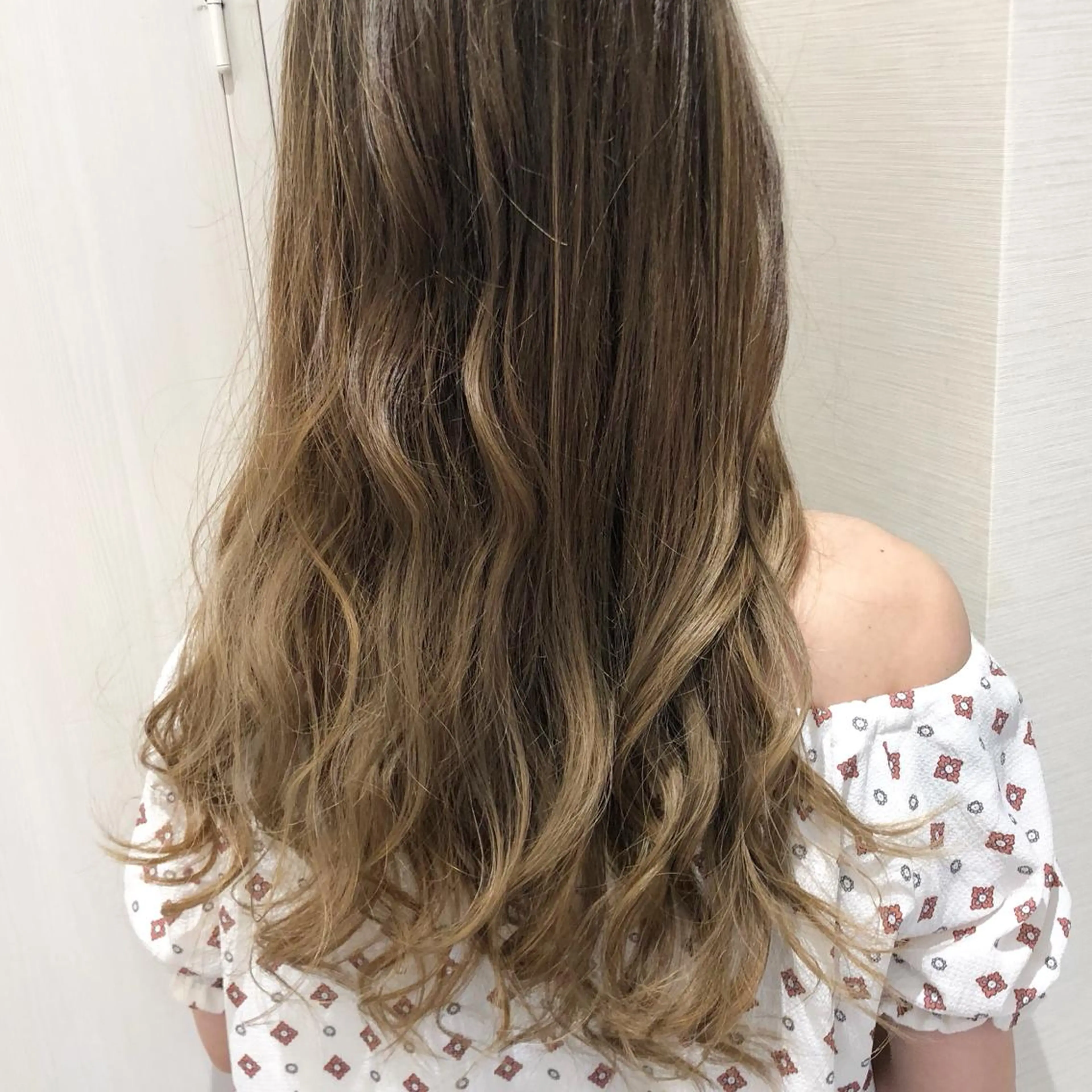 カラー 三鷹で1番ショート ボブをカットする新谷のヘアスタイル