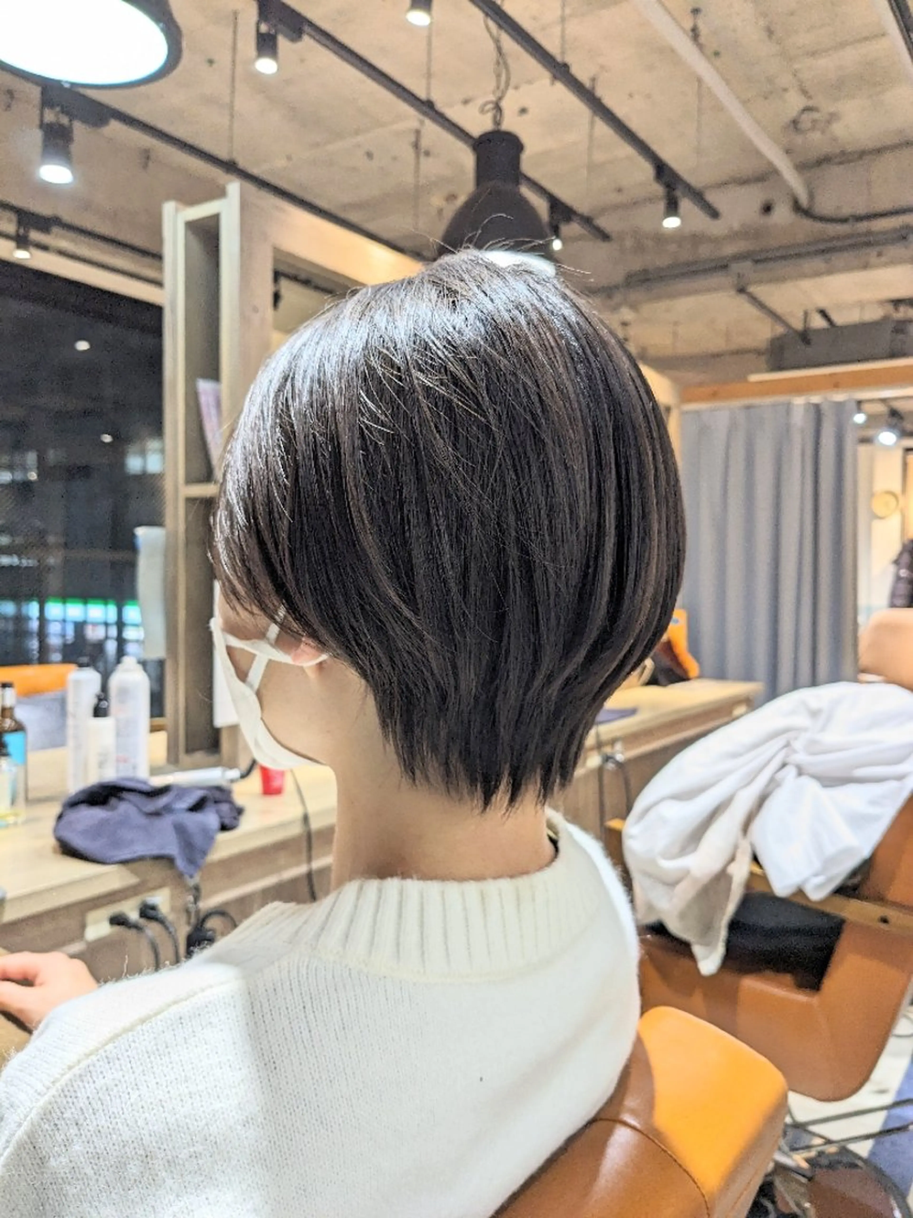 ショート カット alushe 岡 陽子のヘアスタイル