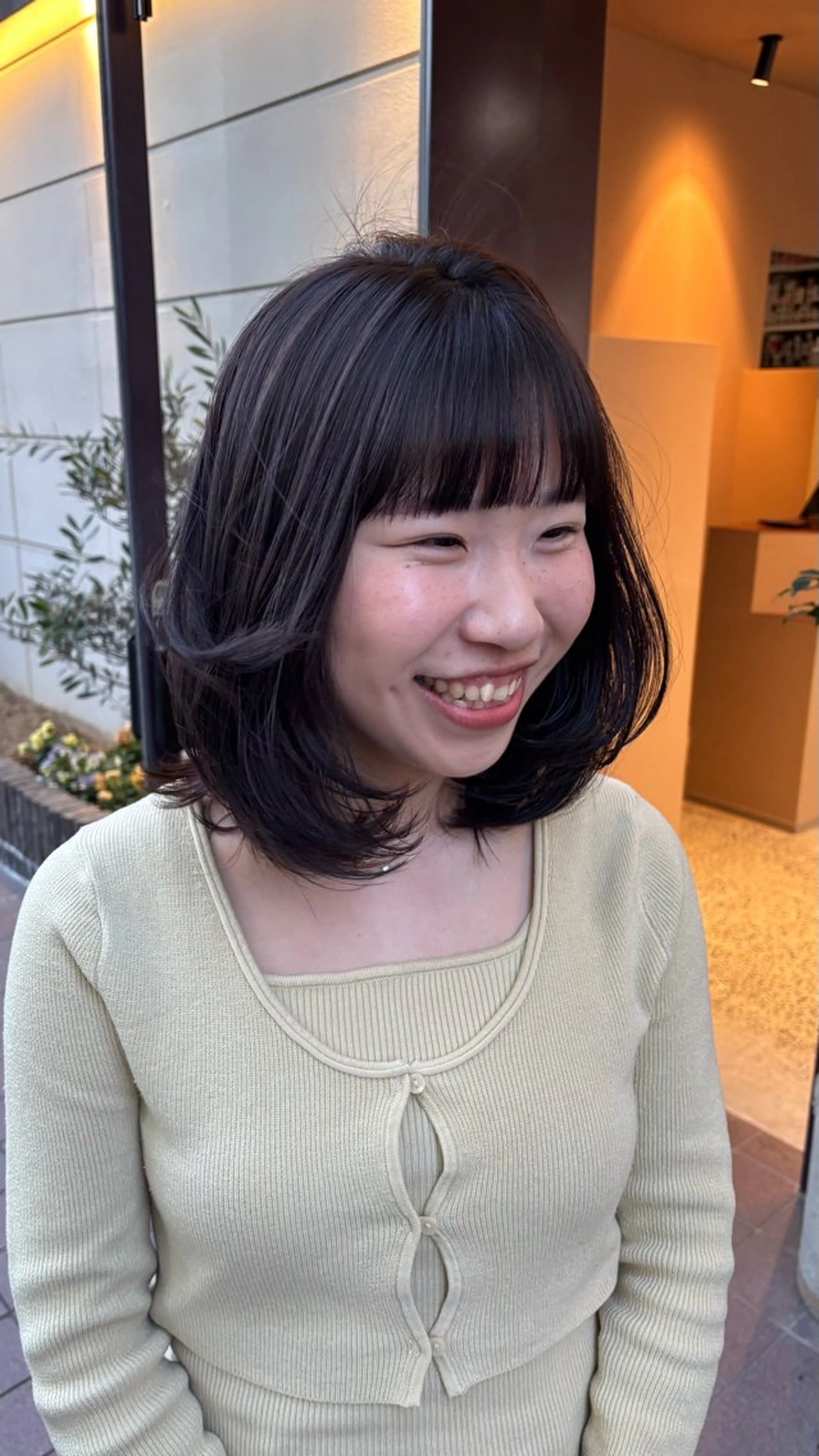 ミディアム 髪質改善 レイヤーカット 小顔カット トリートメント カット ヘアカラー トリートメント やまぐち もえかのヘアスタイル