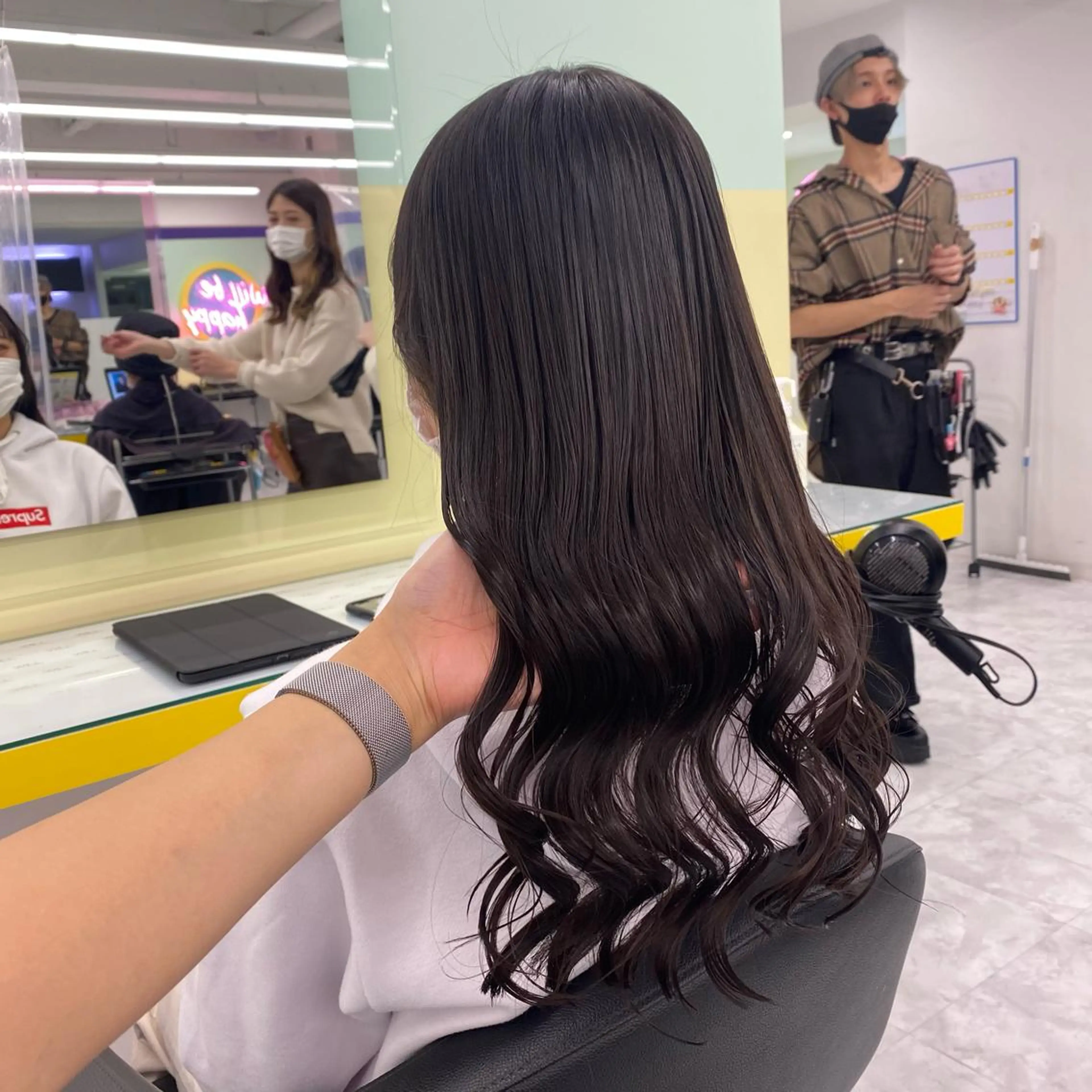セミロング カラー ヘアアレンジ ヘアカラー トリートメント mai🍑暖色カラー /レイヤー💖のヘアスタイル