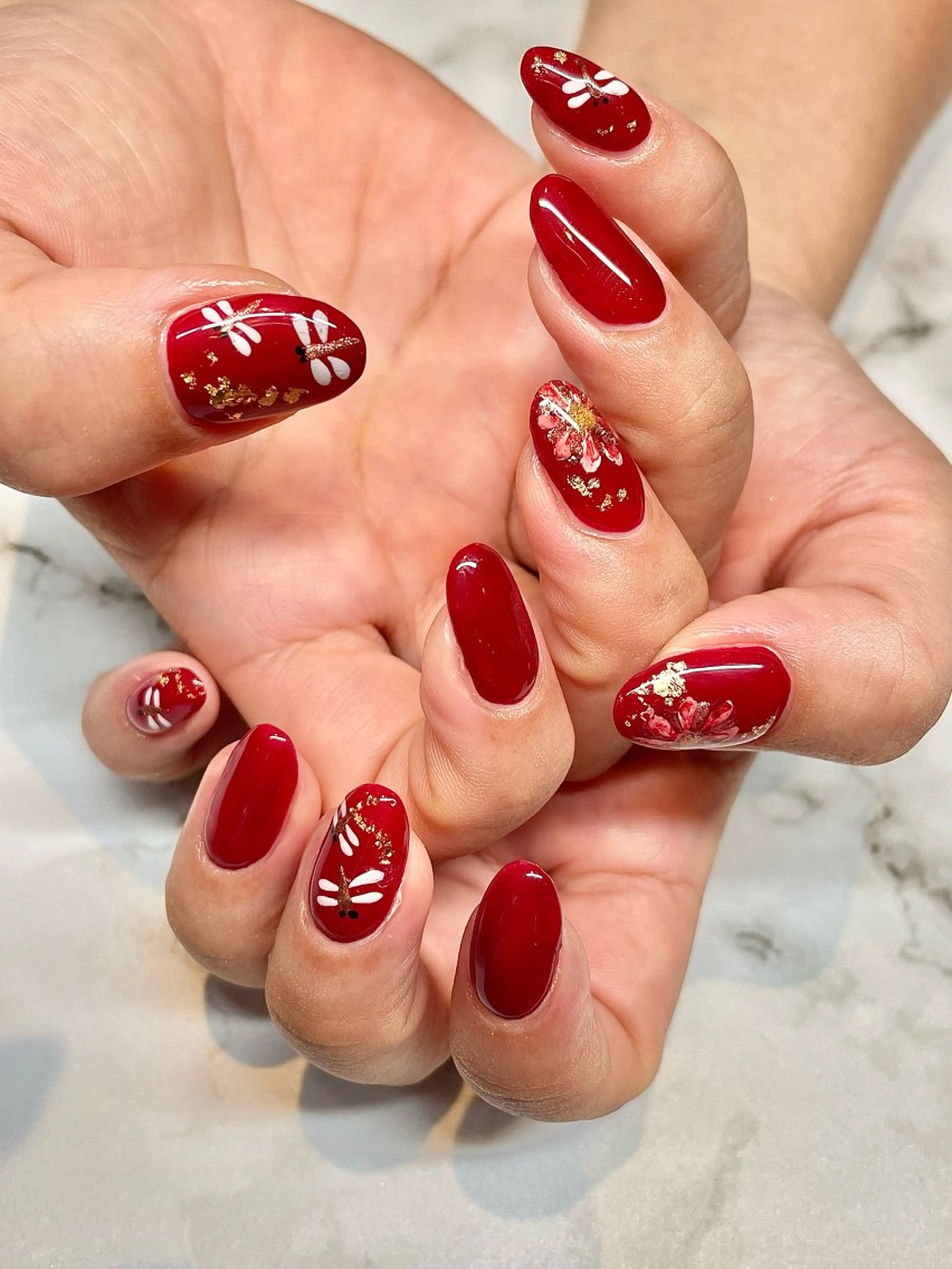 ネイル フラッシュネイル フットネイル ジェルネイル ラメ(グリッター) ラメグラデーション bea  merci所属・beamerci🌼 SHIORIのマツエク・マツパデザイン