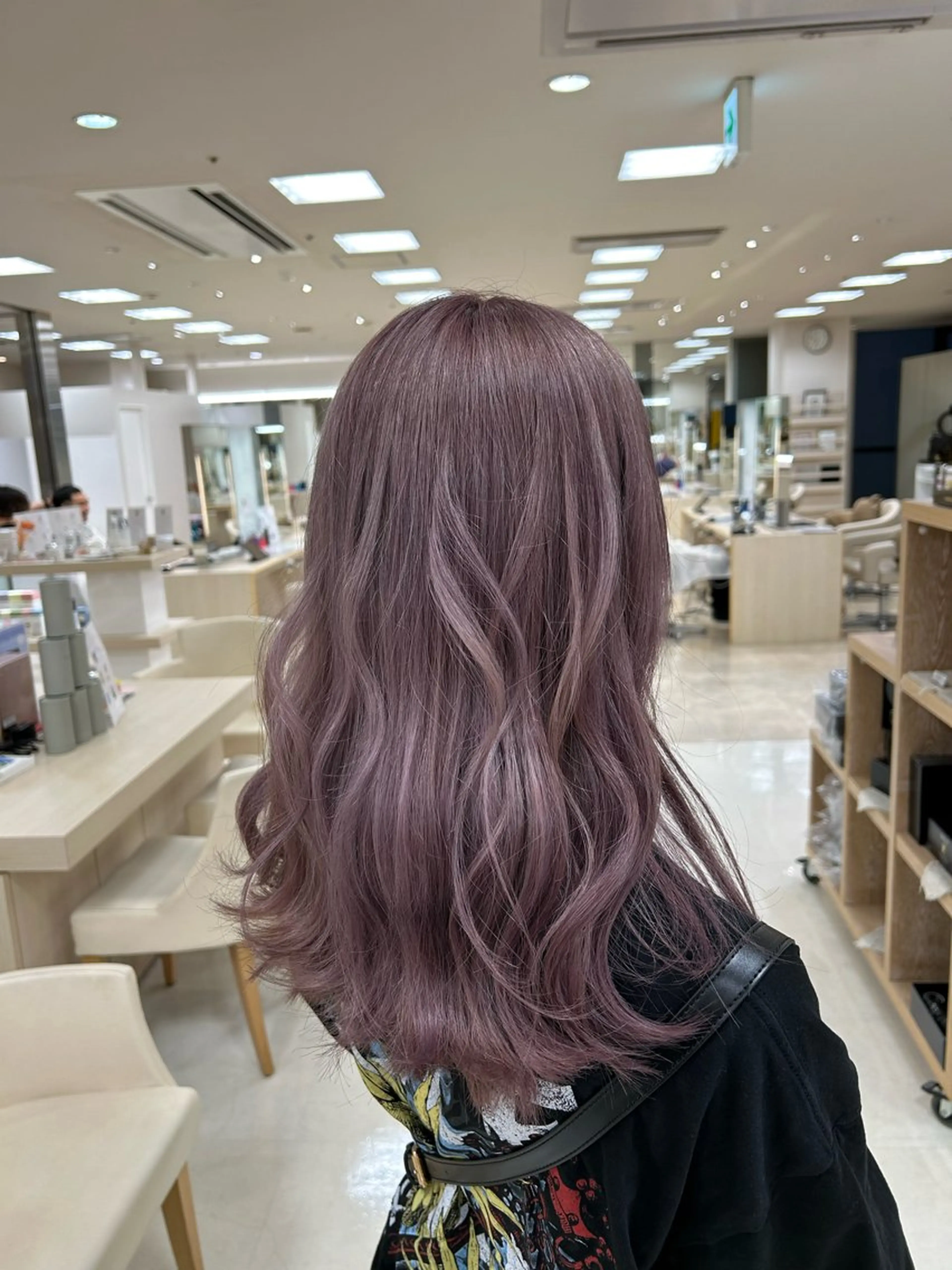 カラー ヘアカラー トリートメント kenje luscaのヘアスタイル