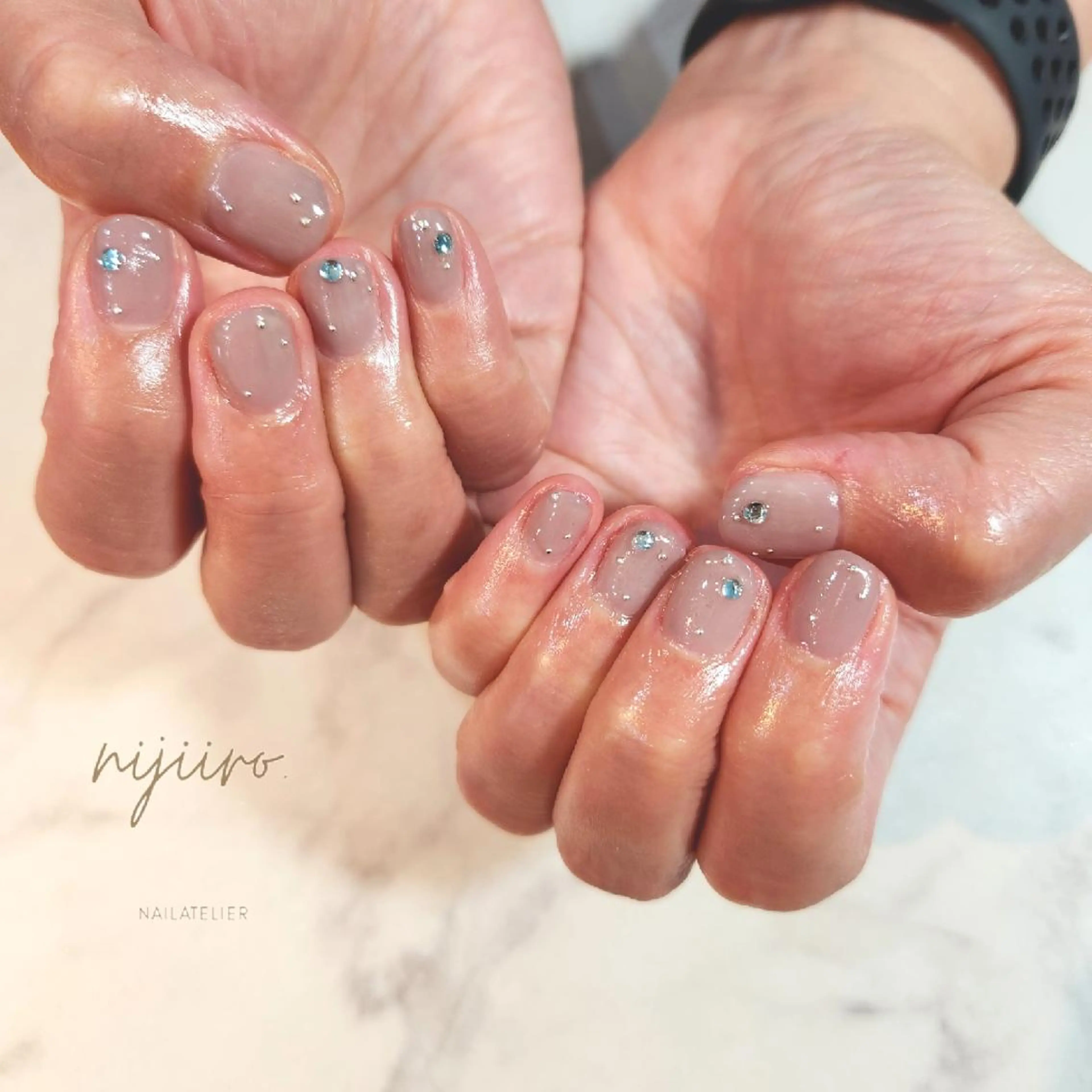 ネイル ハンドネイル nailatelier nijiiro.所属・nijiiro🌈 サトウのネイルデザイン