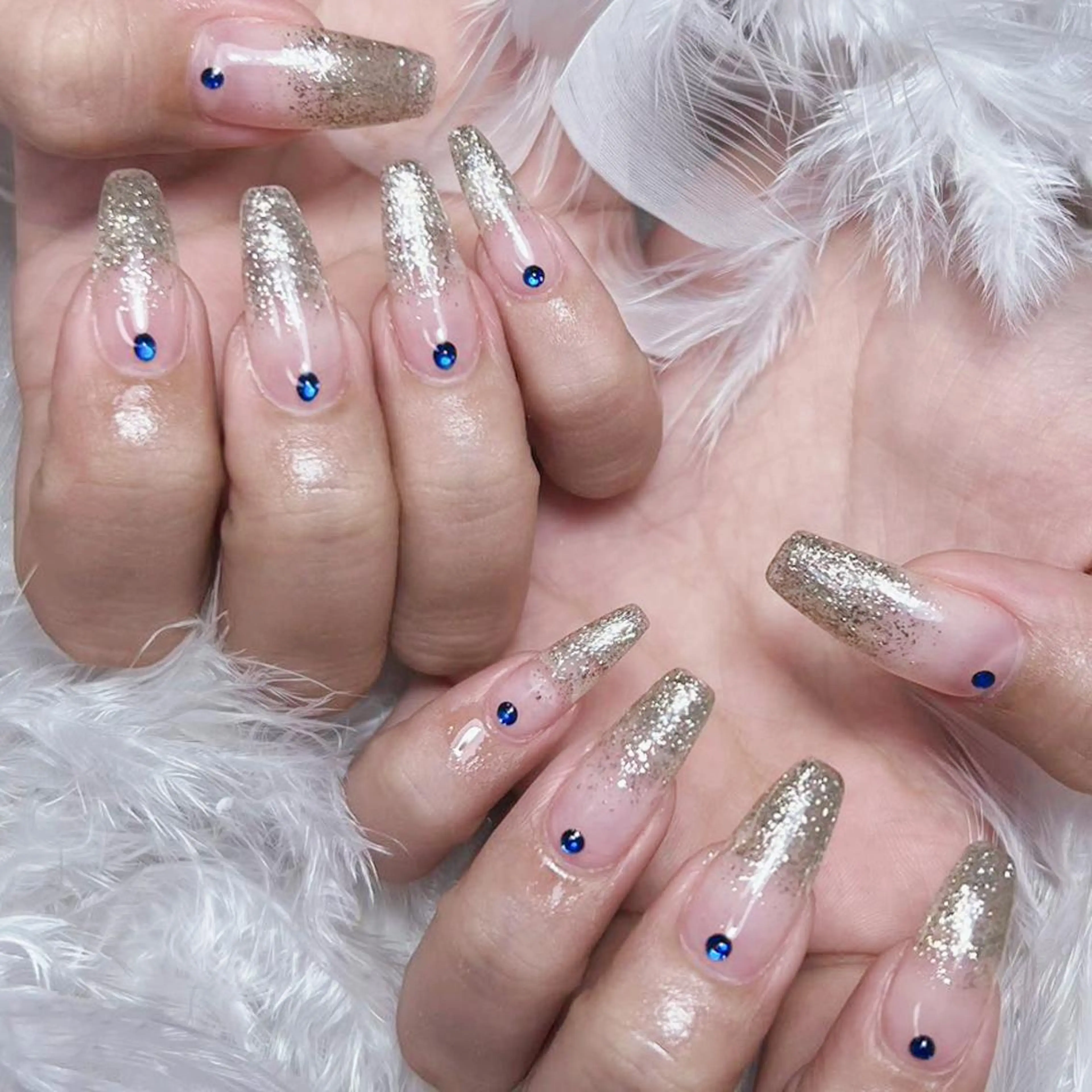 ネイル アートネイル オーロラネイル ガーリー キラキラネイル マグネットネイル Leah 💅のネイルデザイン