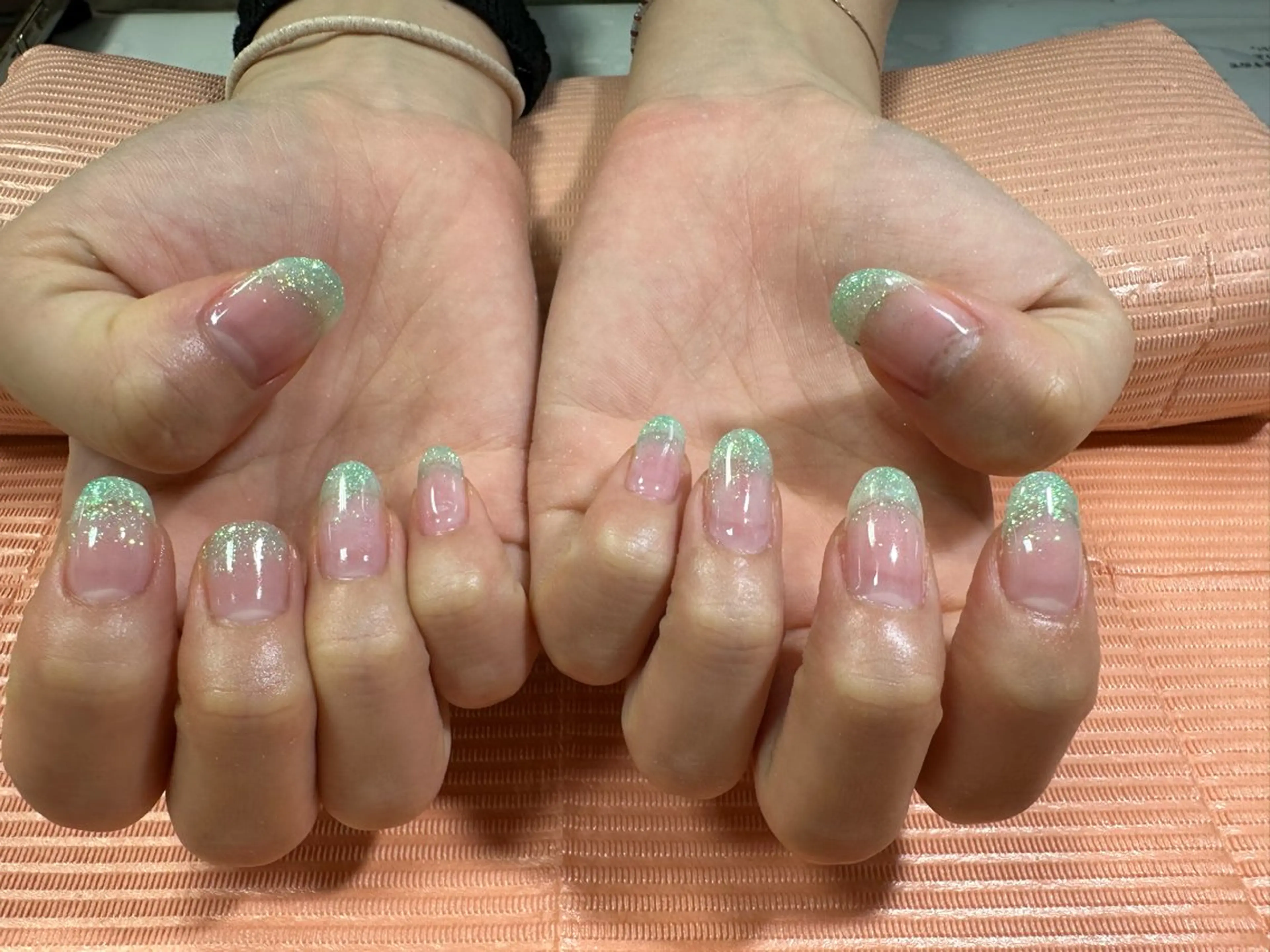 ネイル グラデーション グリーン ラメ(グリッター) ラメグラデーション 【Jr.ネイリスト】 💜serina💜のネイルデザイン