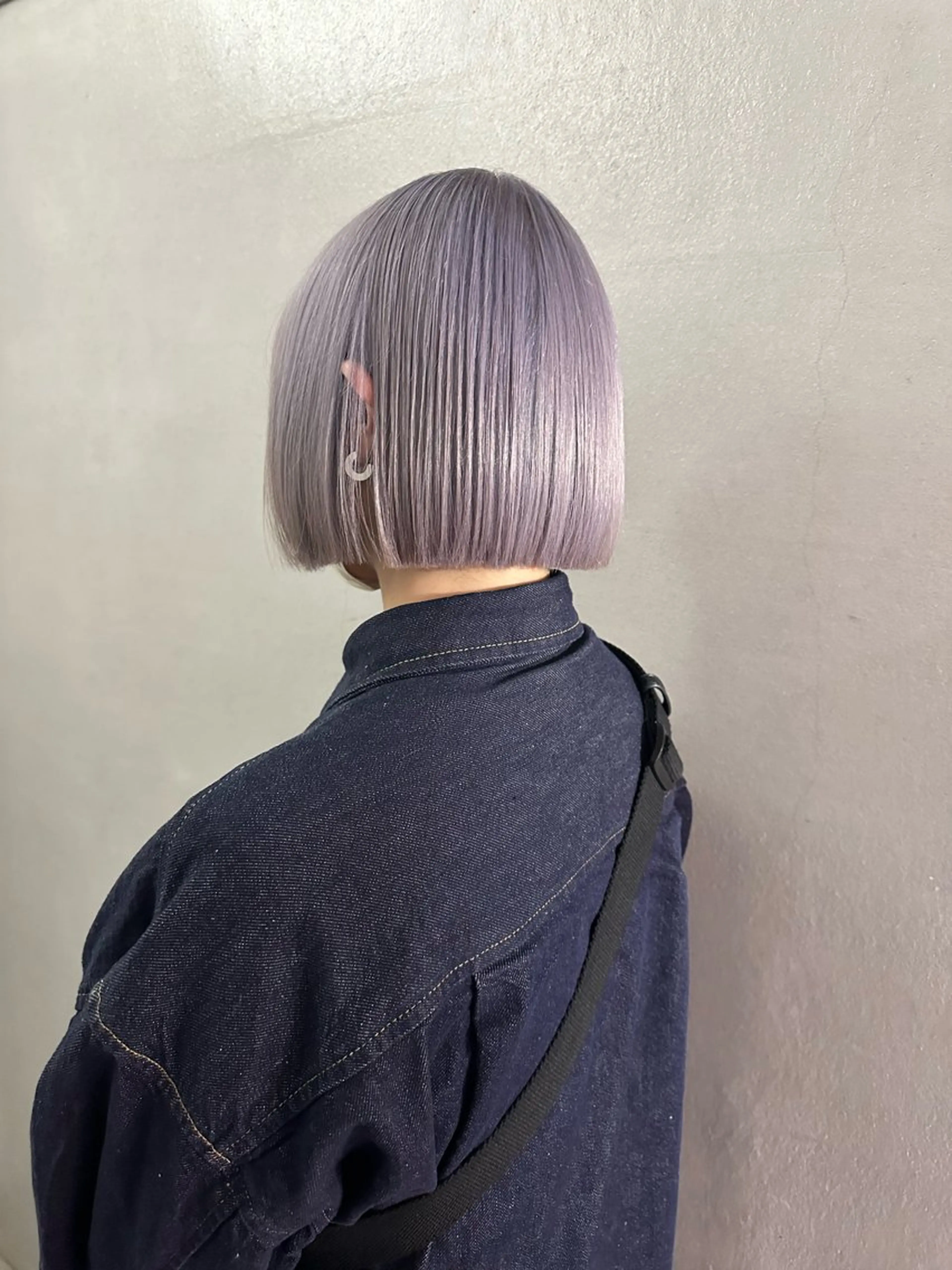 ショート カラー 切りっぱなしボブ ブリーチ ダブルカラー ハイライトカラー ラベンダーカラー ヘアカラー トリートメント CHERIEブリーチ ダブルカラー　天神のヘアスタイル