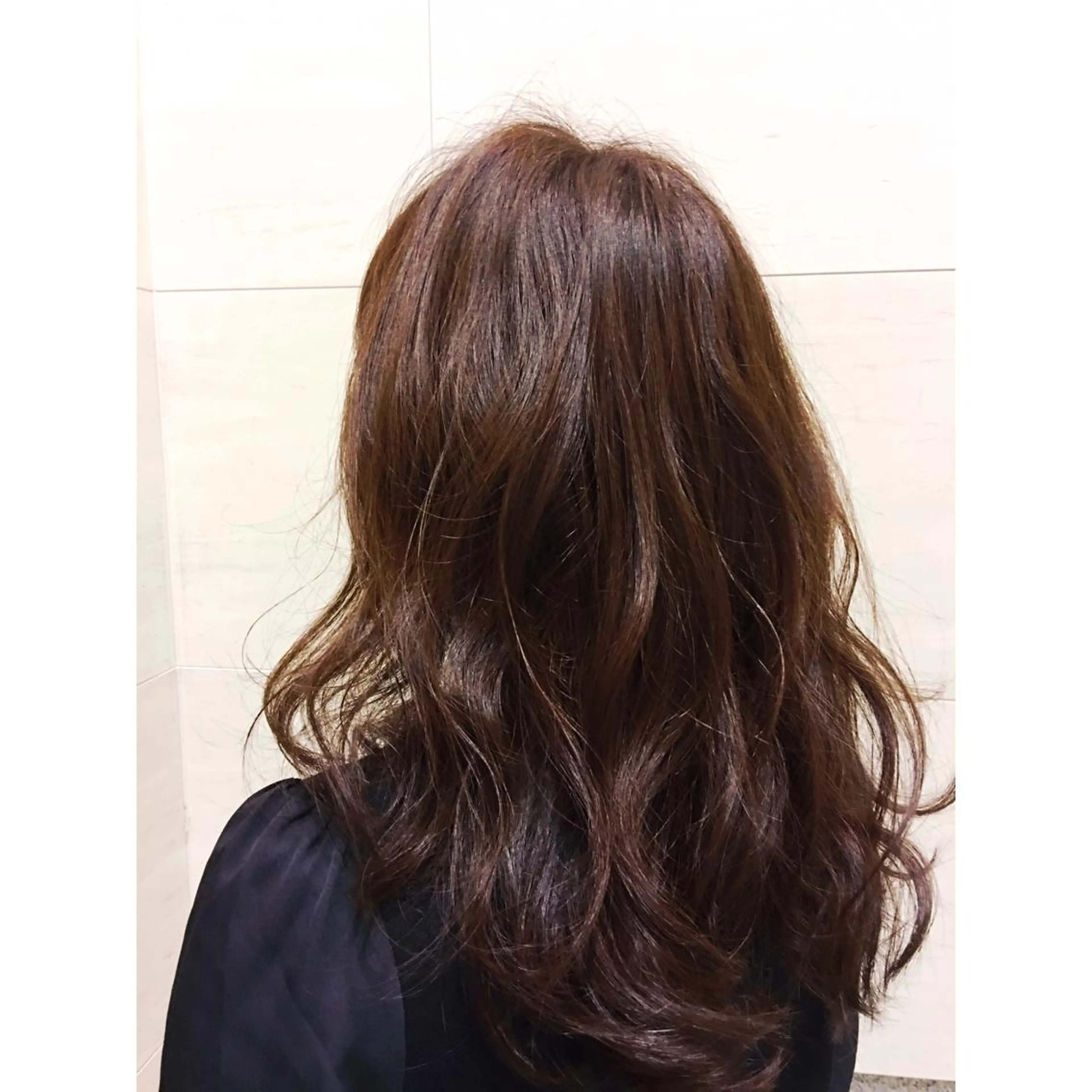 セミロング カラー ベージュカラー ハイライトカラー ピンクカラー ピンクベージュ ハイライト レイヤーカット 川田くるみのヘアスタイル