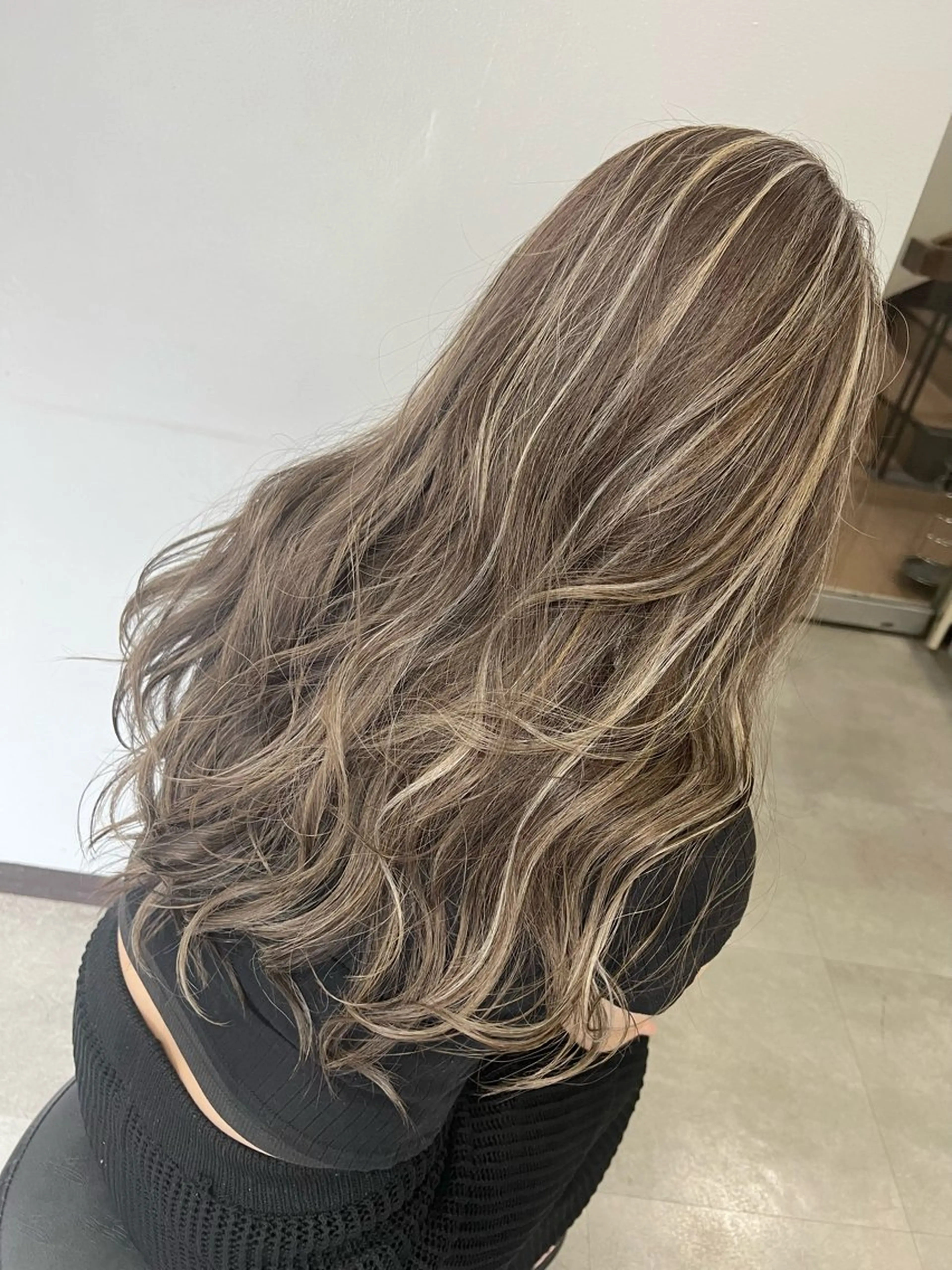 ハイライトカラー　ベースカラー込み+TOKIOトリートメント超音波ケアプロアイロン付きの写真