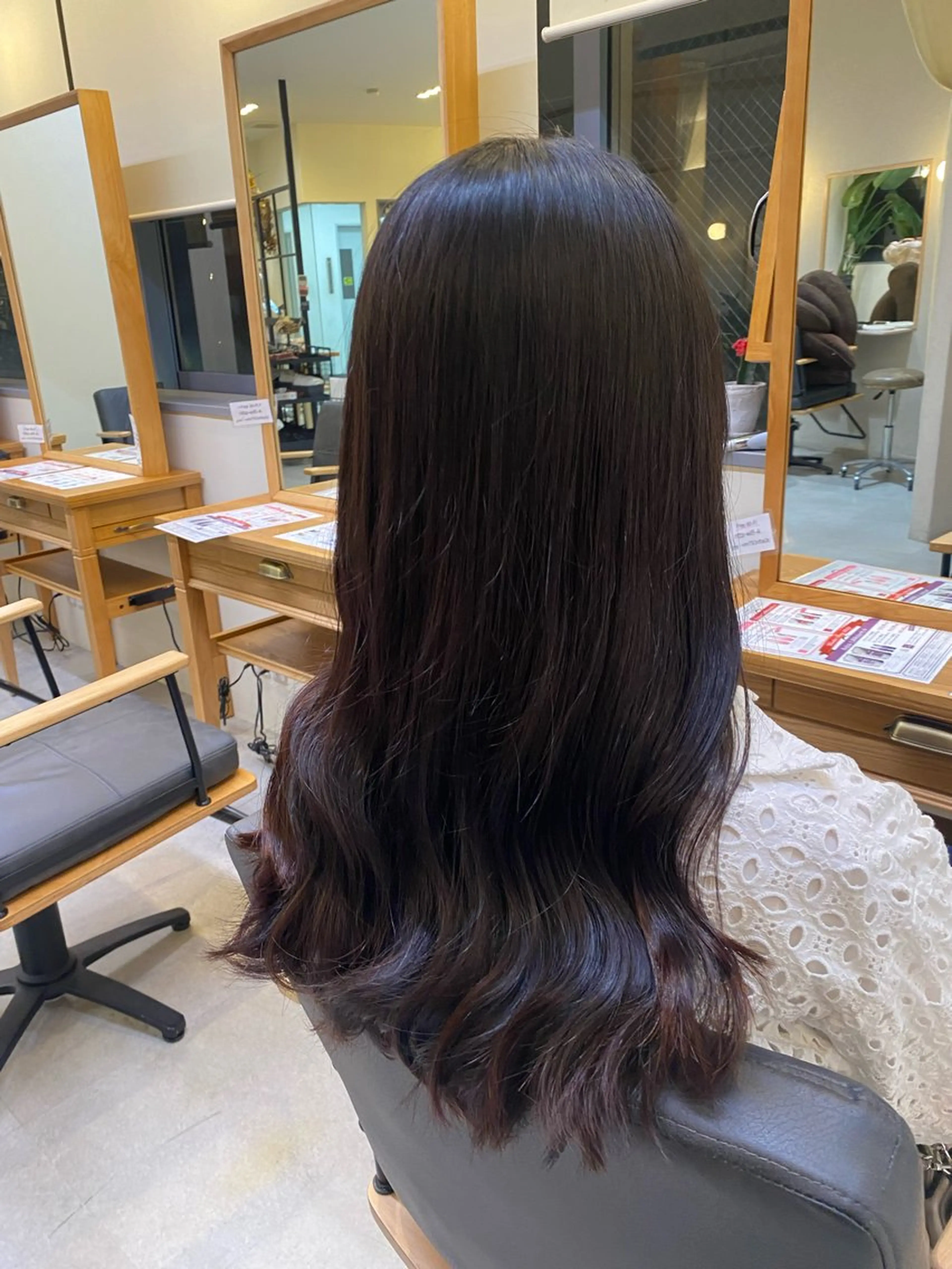 ロング 勝海 絢音のヘアスタイル