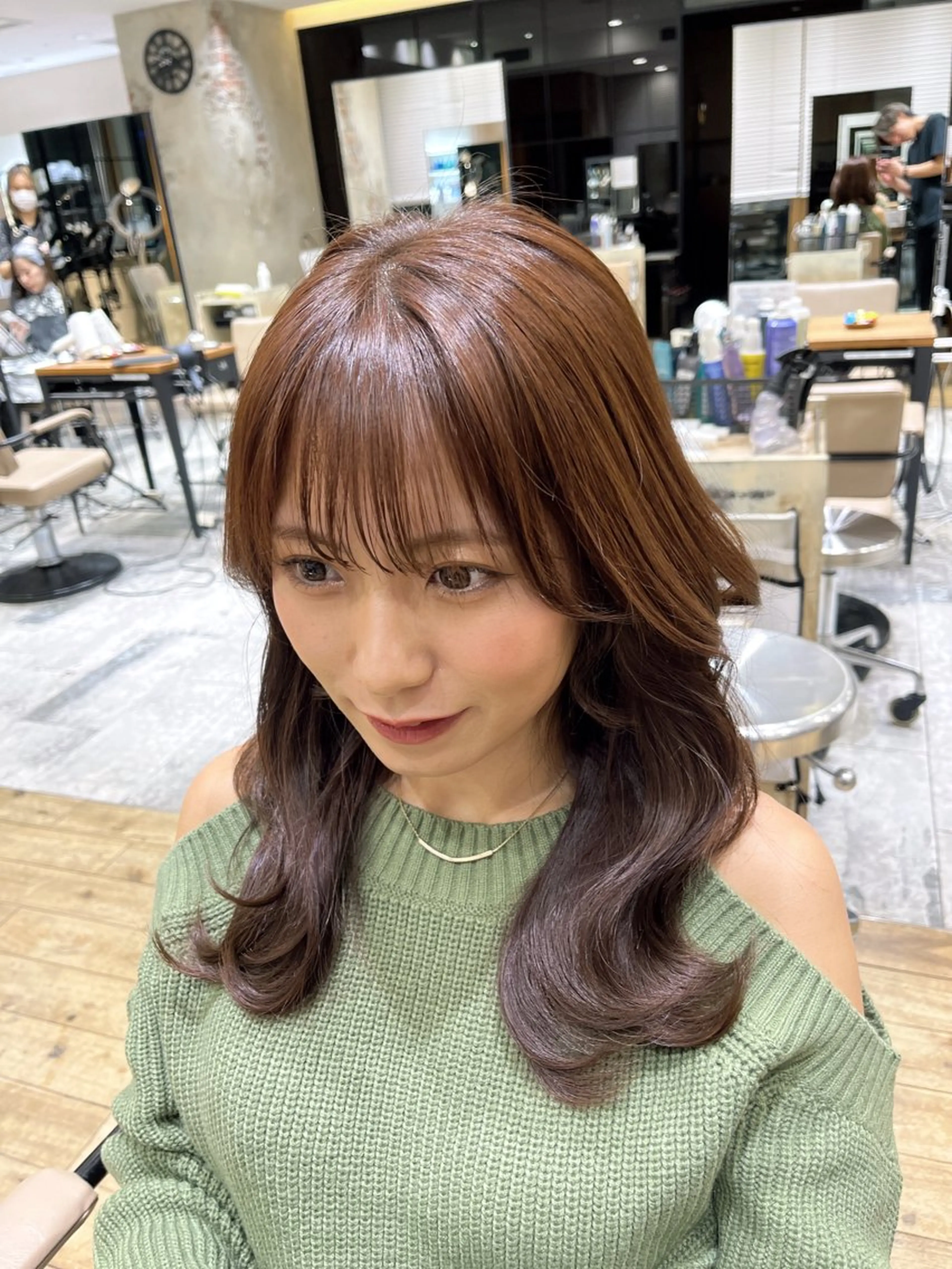 セミロング 顔まわりカット 前髪カット安井楽人のヘアスタイル