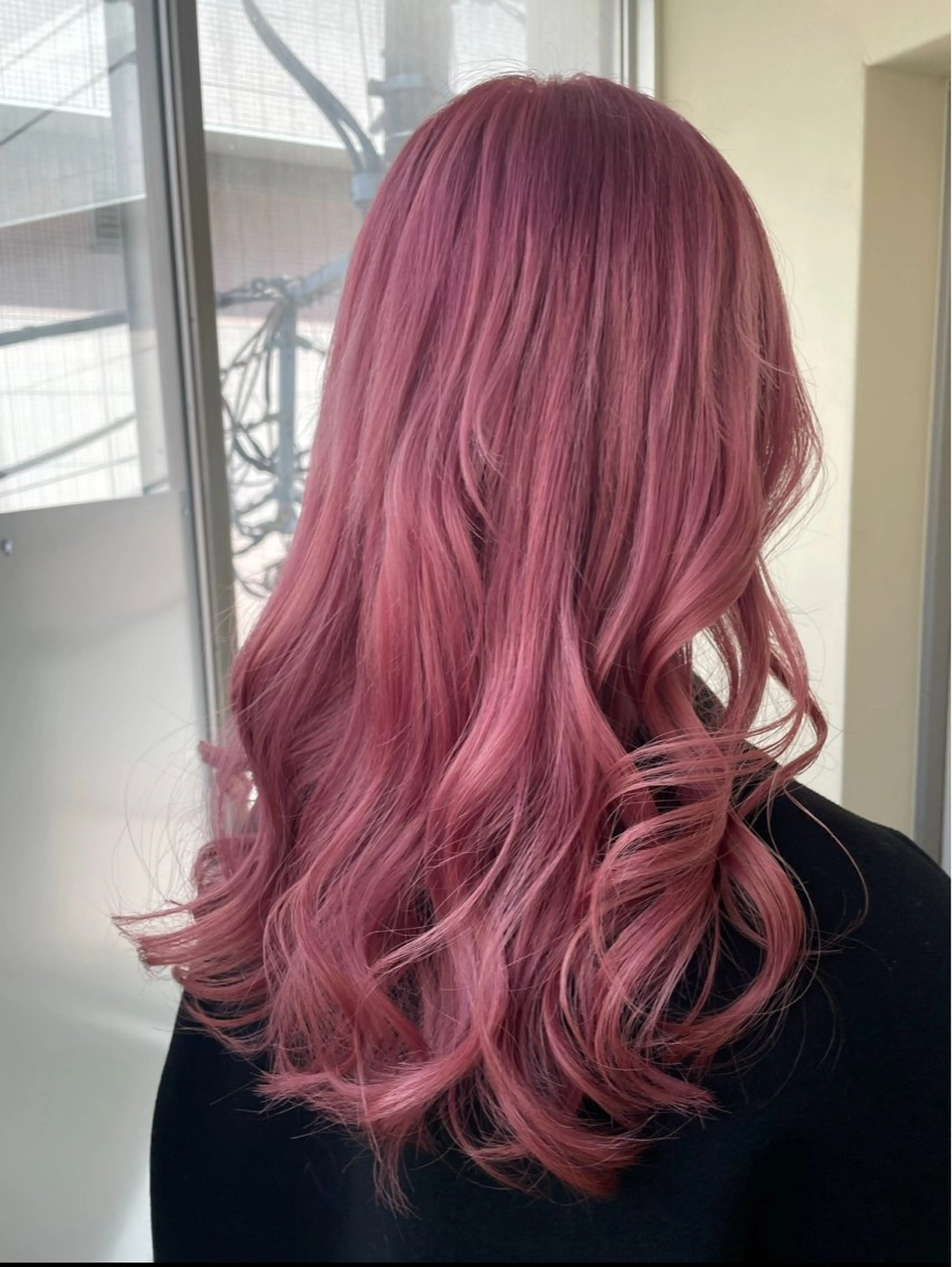 セミロング カラー ヘアアレンジ 🍑🧋ハイトーン 暖色カラーlucaのヘアスタイル